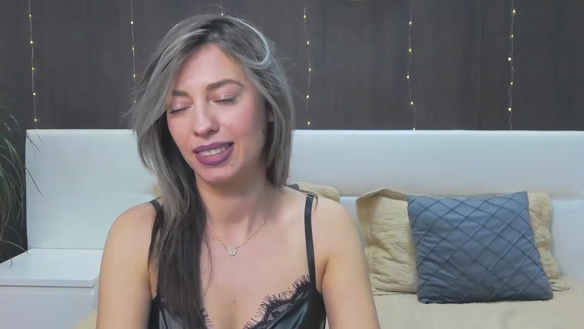 Gallery image thumbnail from PoxyVibe's myfreecams stream on, 02/07/2023, 20:27 image 12 of 20