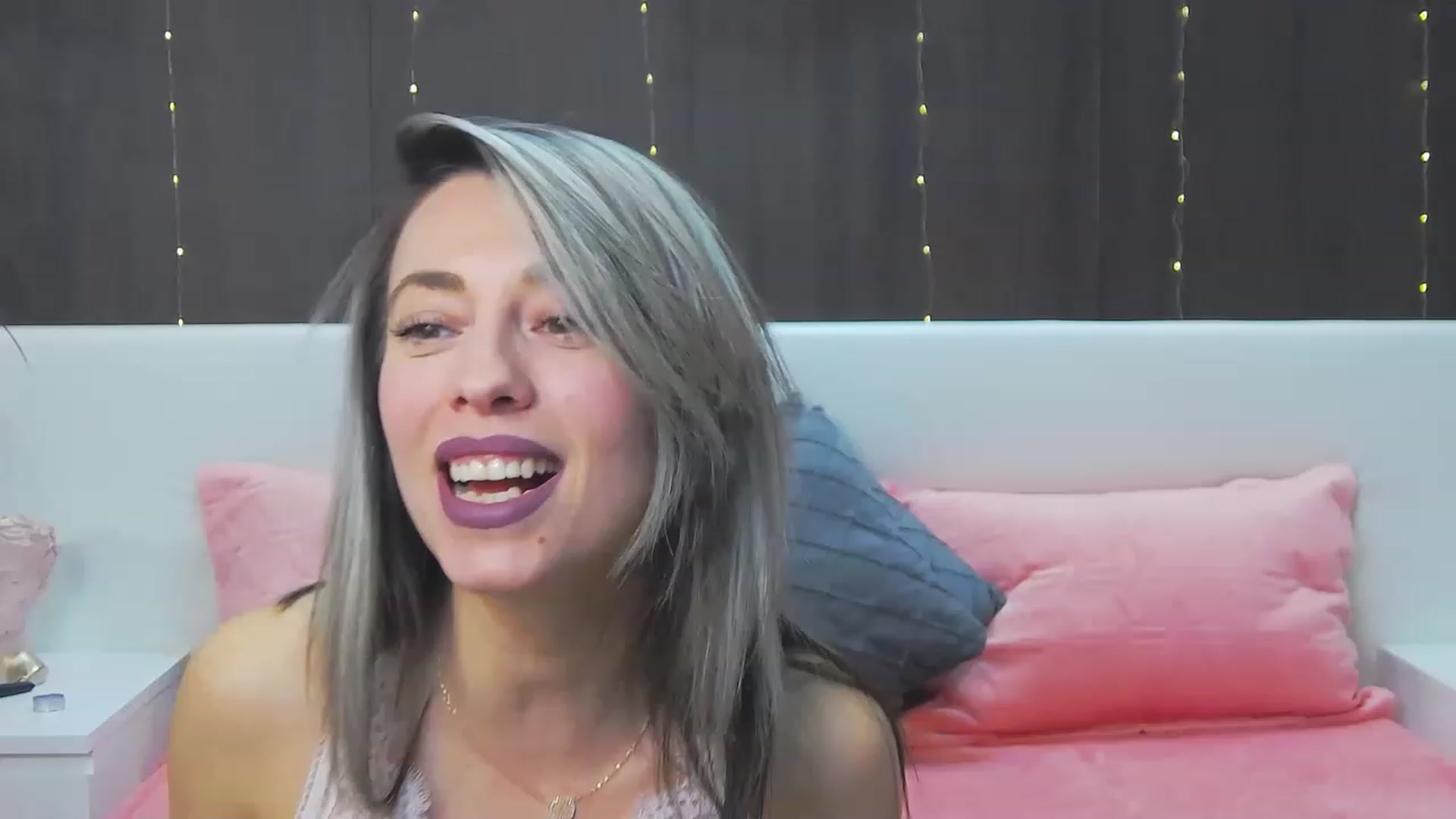 Gallery image thumbnail from PoxyVibe's myfreecams stream on, 02/13/2023, 16:30 image 16 of 20
