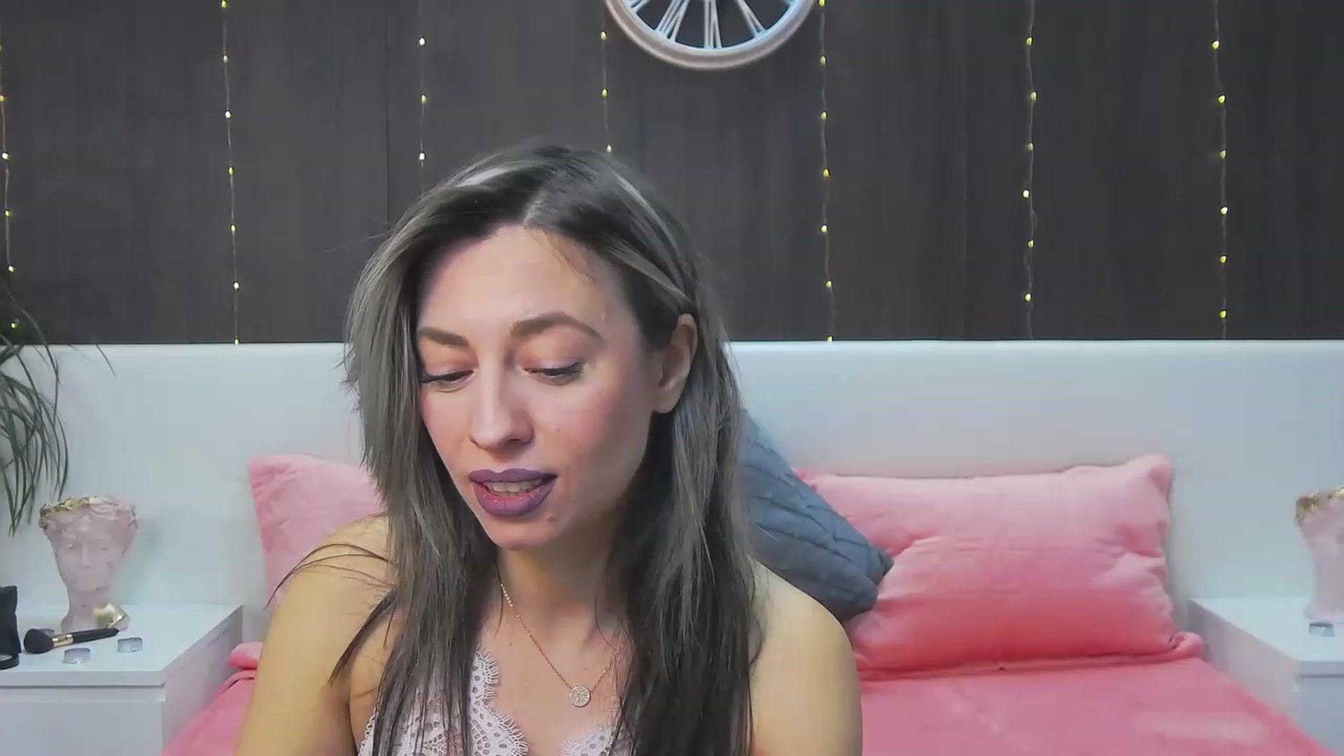Gallery image thumbnail from PoxyVibe's myfreecams stream on, 02/13/2023, 16:30 image 5 of 20