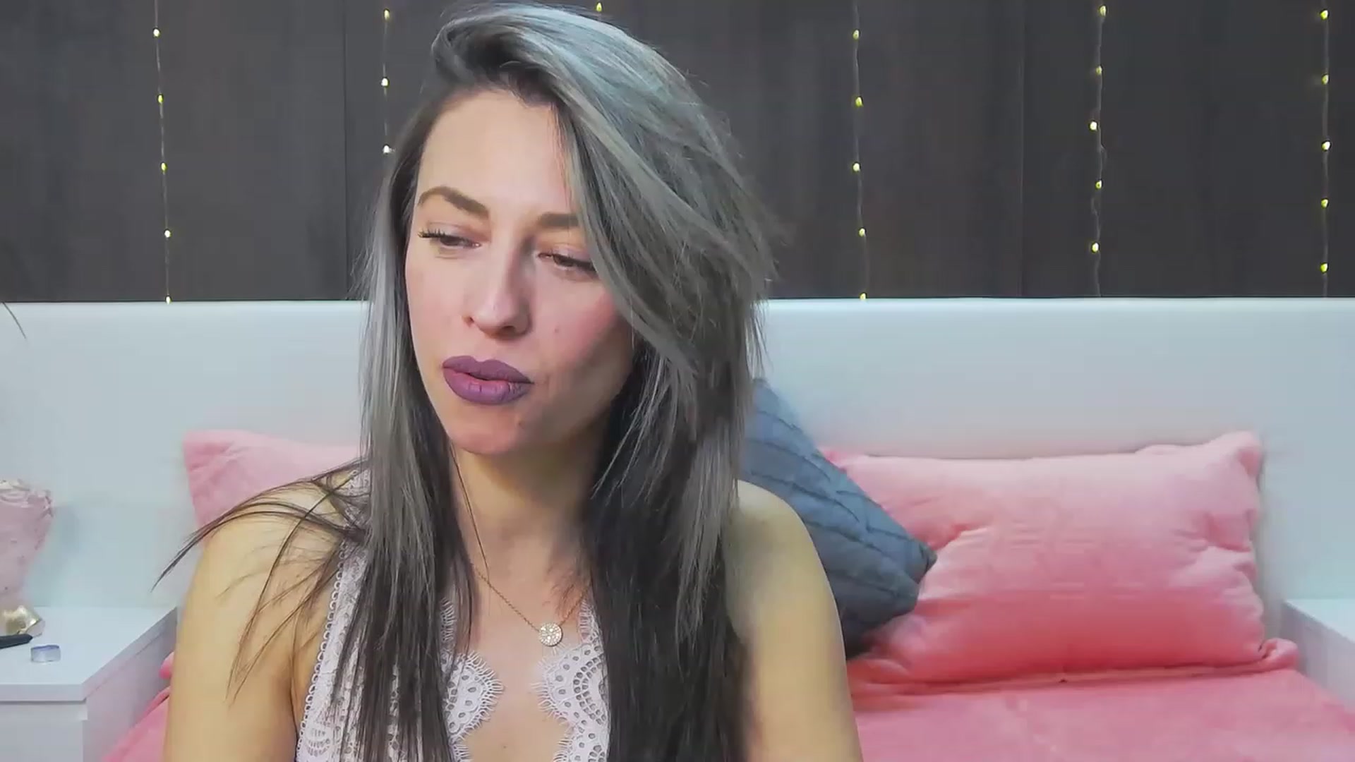 Gallery image thumbnail from PoxyVibe's myfreecams stream on, 02/13/2023, 16:30 image 10 of 20