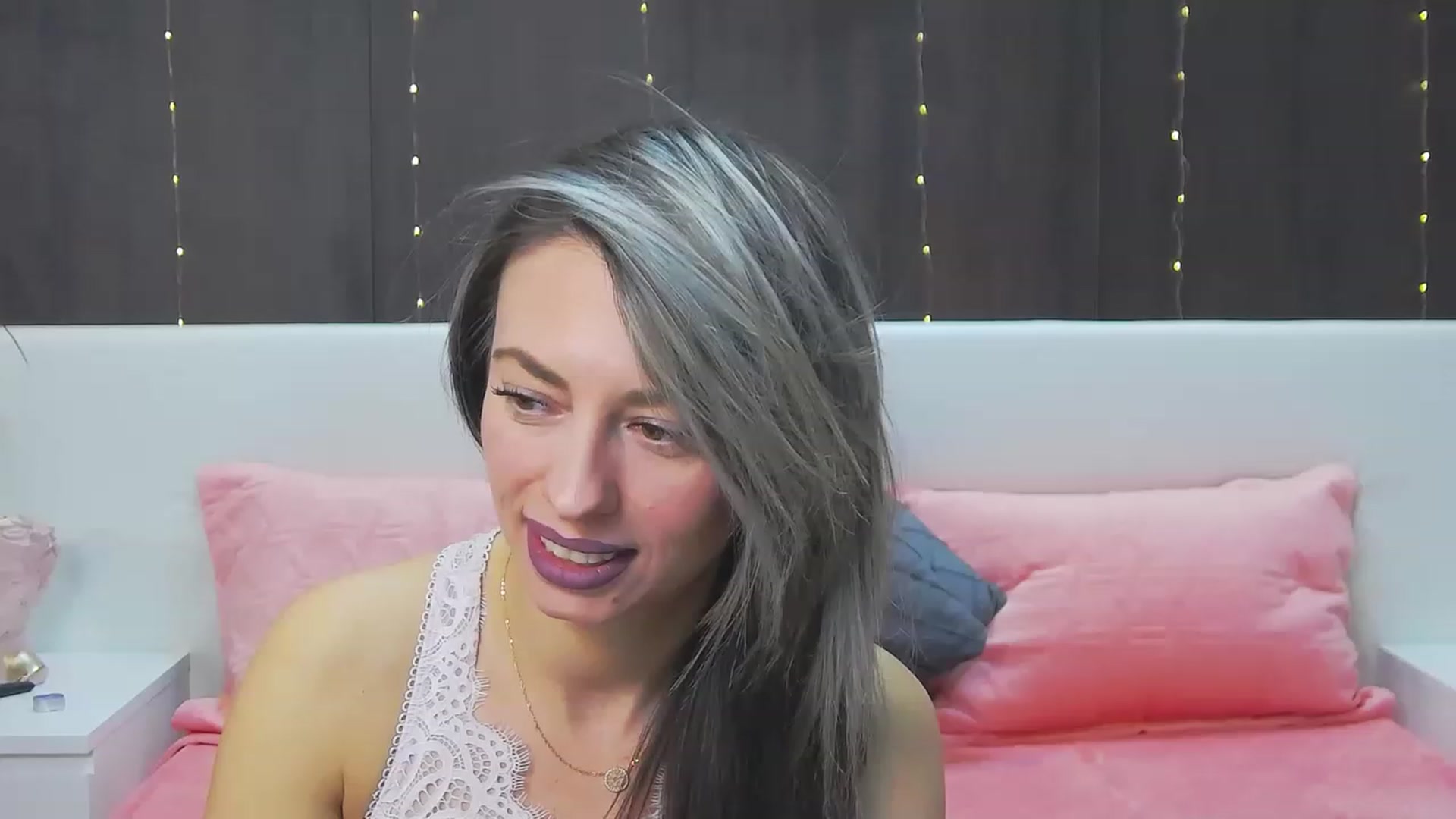 Gallery image thumbnail from PoxyVibe's myfreecams stream on, 02/13/2023, 16:30 image 12 of 20