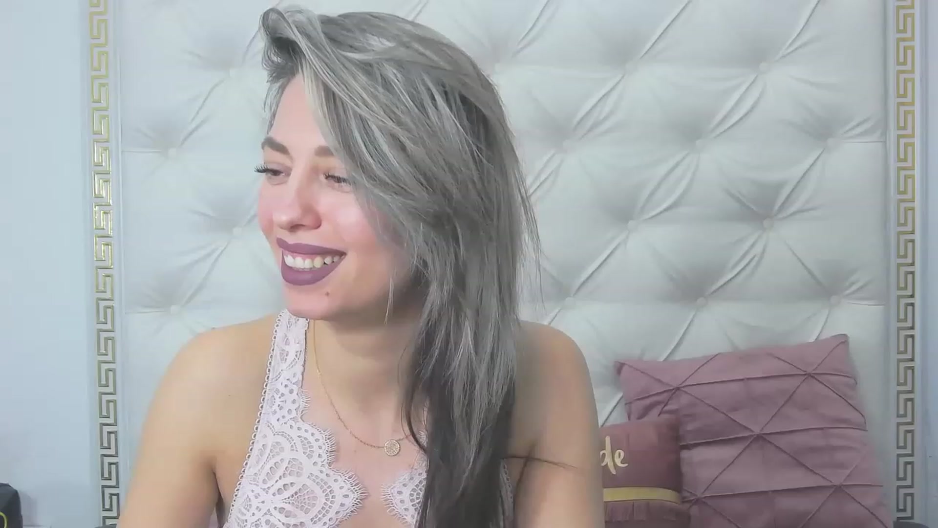 Gallery image thumbnail from PoxyVibe's myfreecams stream on, 02/20/2023, 15:30 image 16 of 20