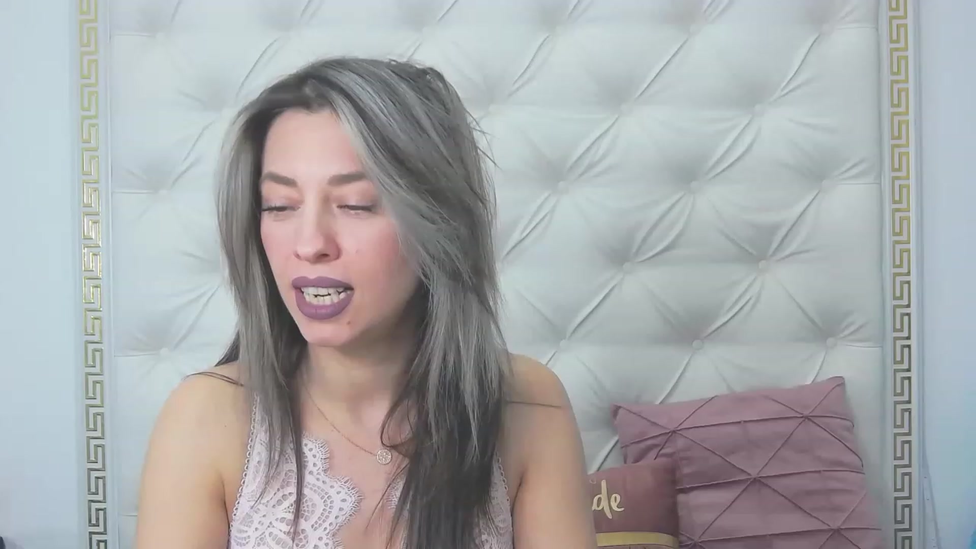 Gallery image thumbnail from PoxyVibe's myfreecams stream on, 02/20/2023, 15:30 image 13 of 20