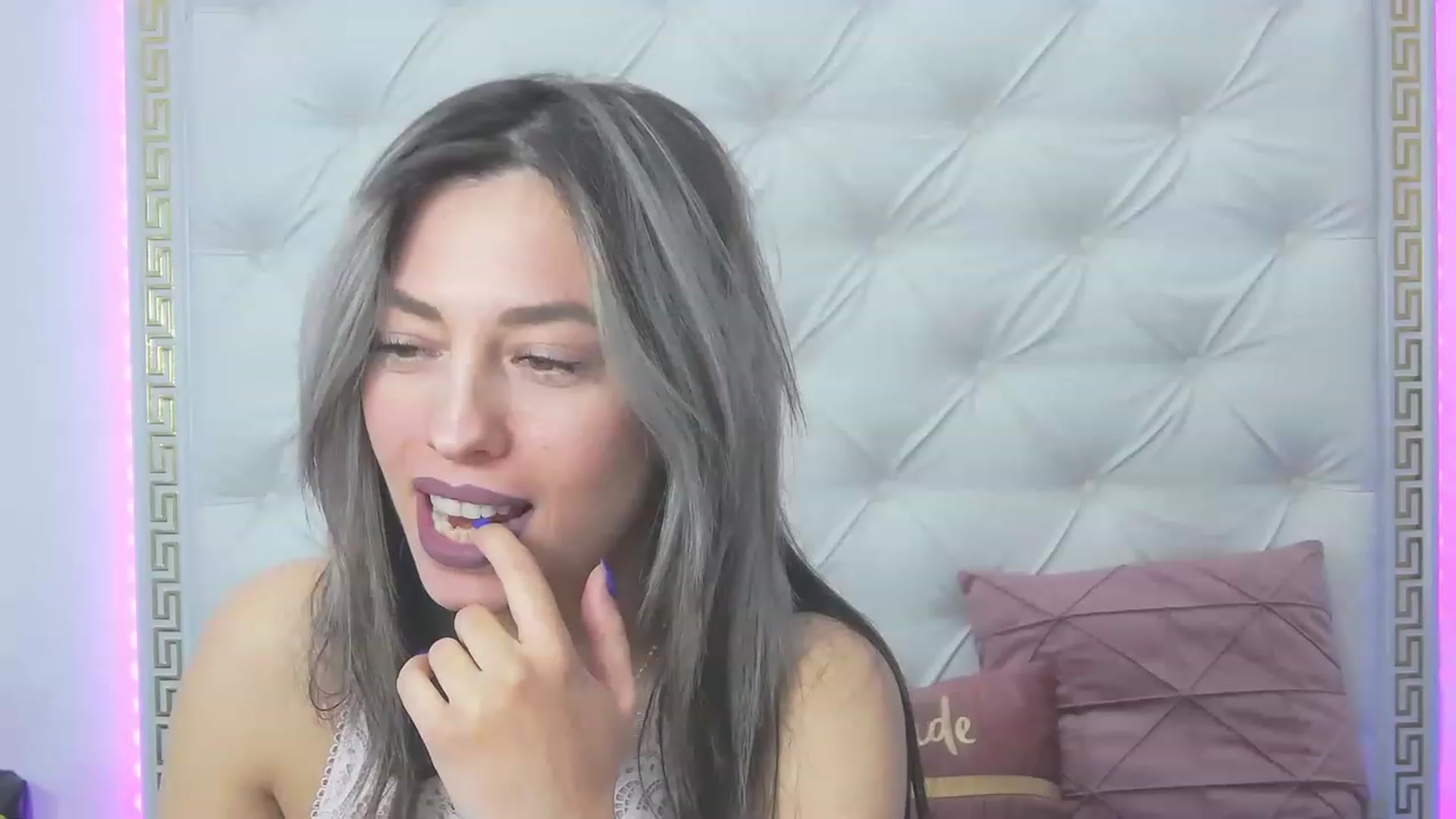 Gallery image thumbnail from PoxyVibe's myfreecams stream on, 02/20/2023, 16:35 image 16 of 20