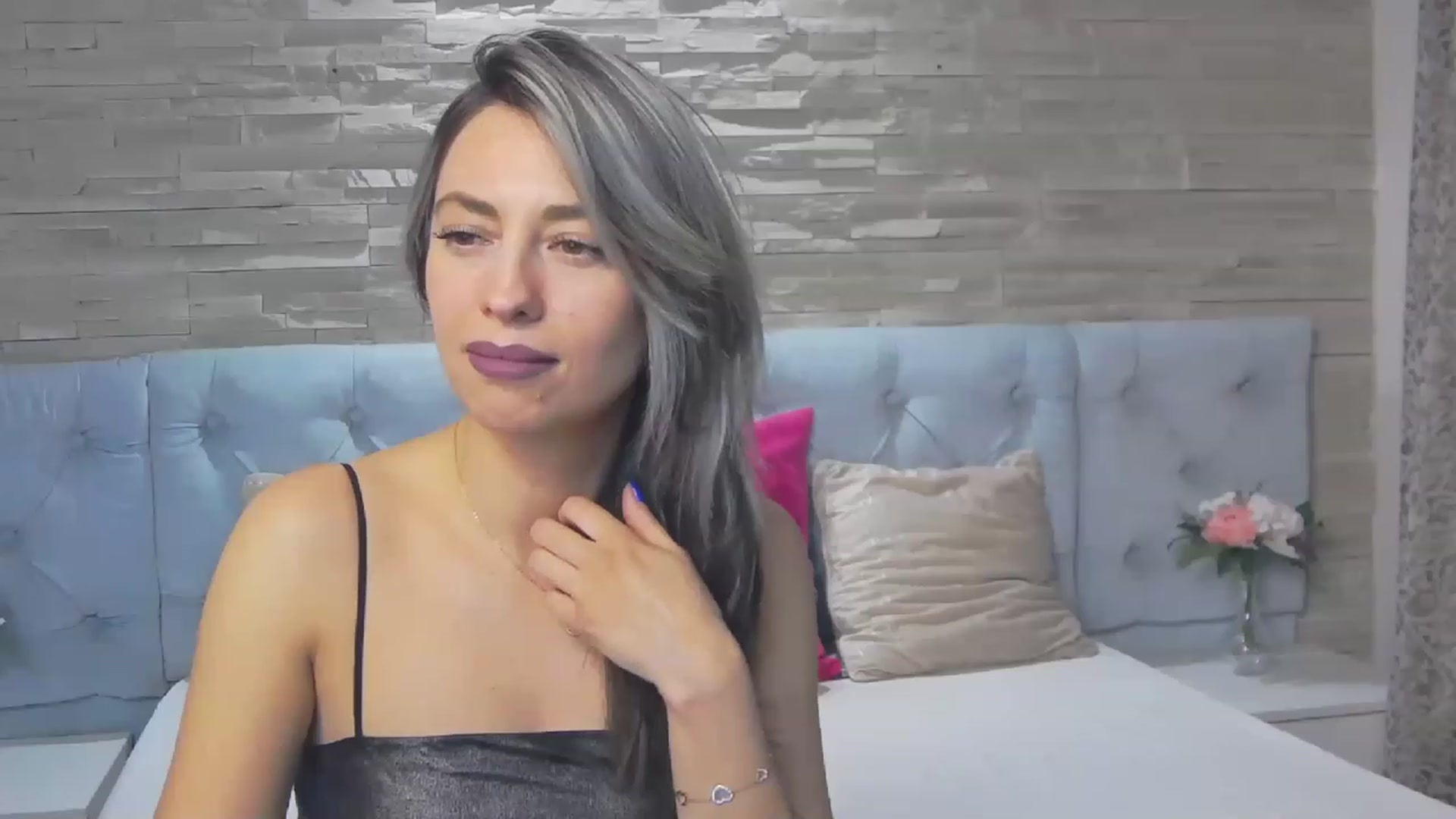 Gallery image thumbnail from PoxyVibe's myfreecams stream on, 02/22/2023, 19:26 image 4 of 20