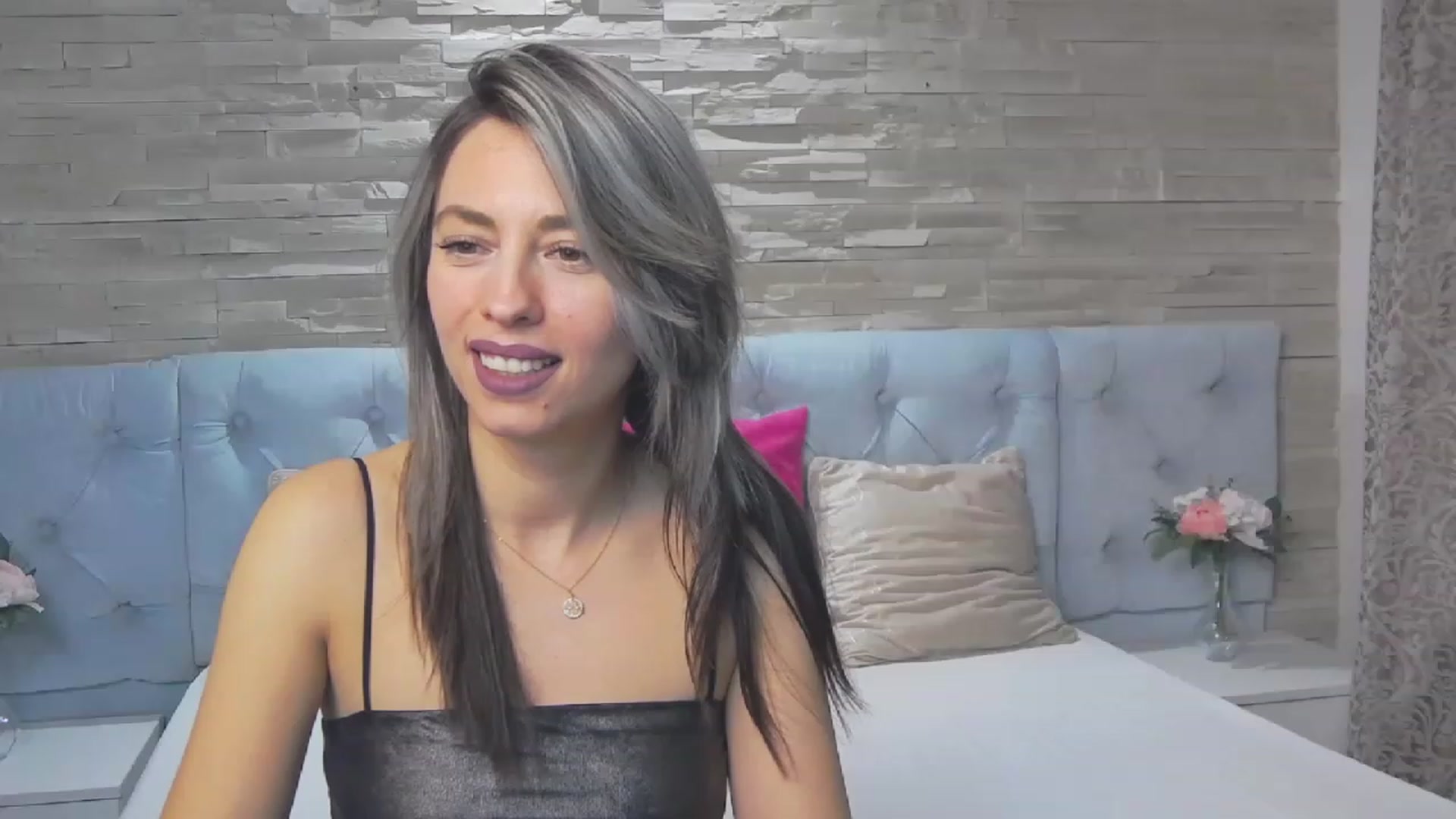 Gallery image thumbnail from PoxyVibe's myfreecams stream on, 02/22/2023, 19:26 image 3 of 20