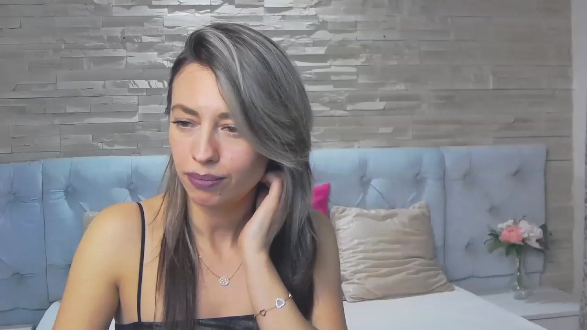 Gallery image thumbnail from PoxyVibe's myfreecams stream on, 02/22/2023, 19:26 image 17 of 20