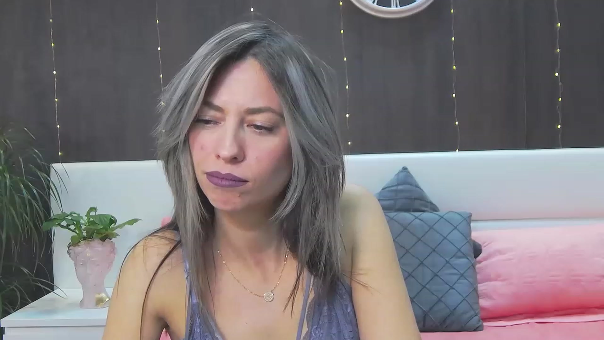 Gallery image thumbnail from PoxyVibe's myfreecams stream on, 02/27/2023, 20:28 image 15 of 20