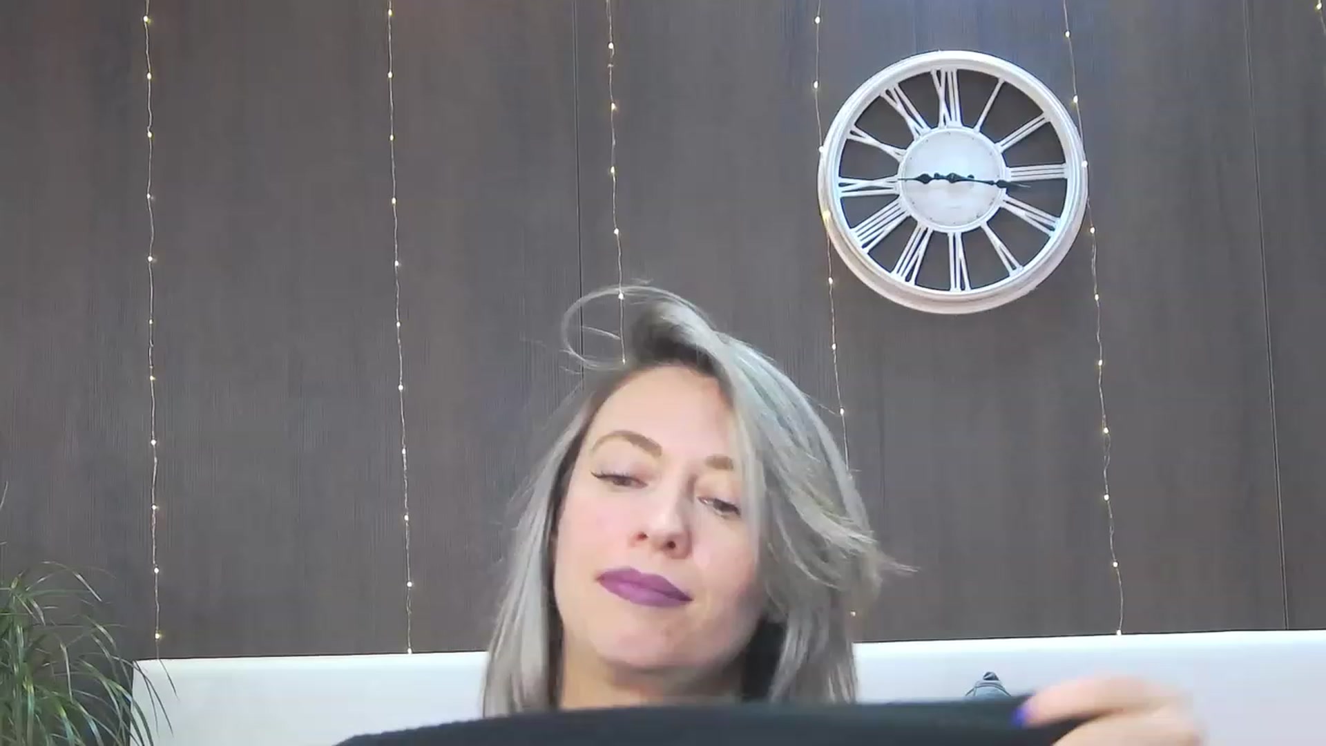Gallery image thumbnail from PoxyVibe's myfreecams stream on, 02/27/2023, 20:28 image 20 of 20