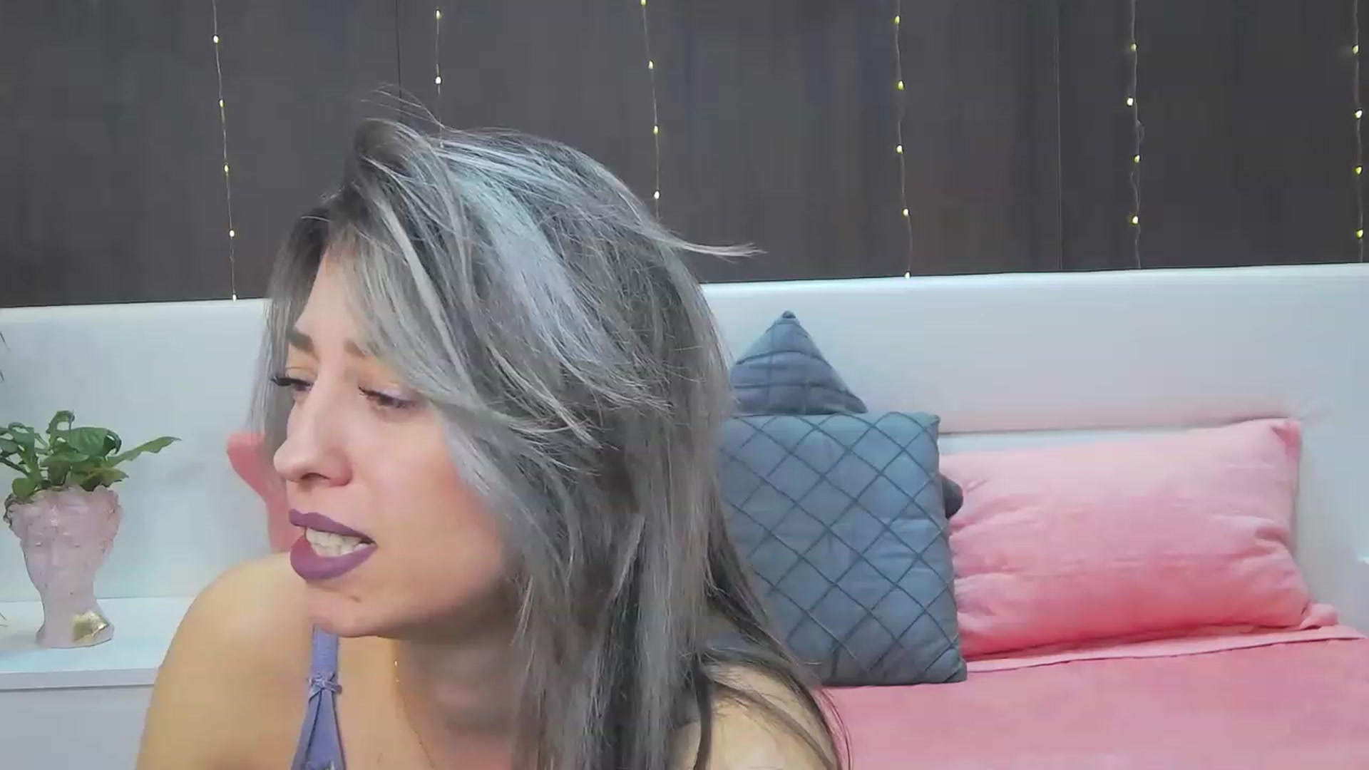 Gallery image thumbnail from PoxyVibe's myfreecams stream on, 02/27/2023, 20:28 image 2 of 20