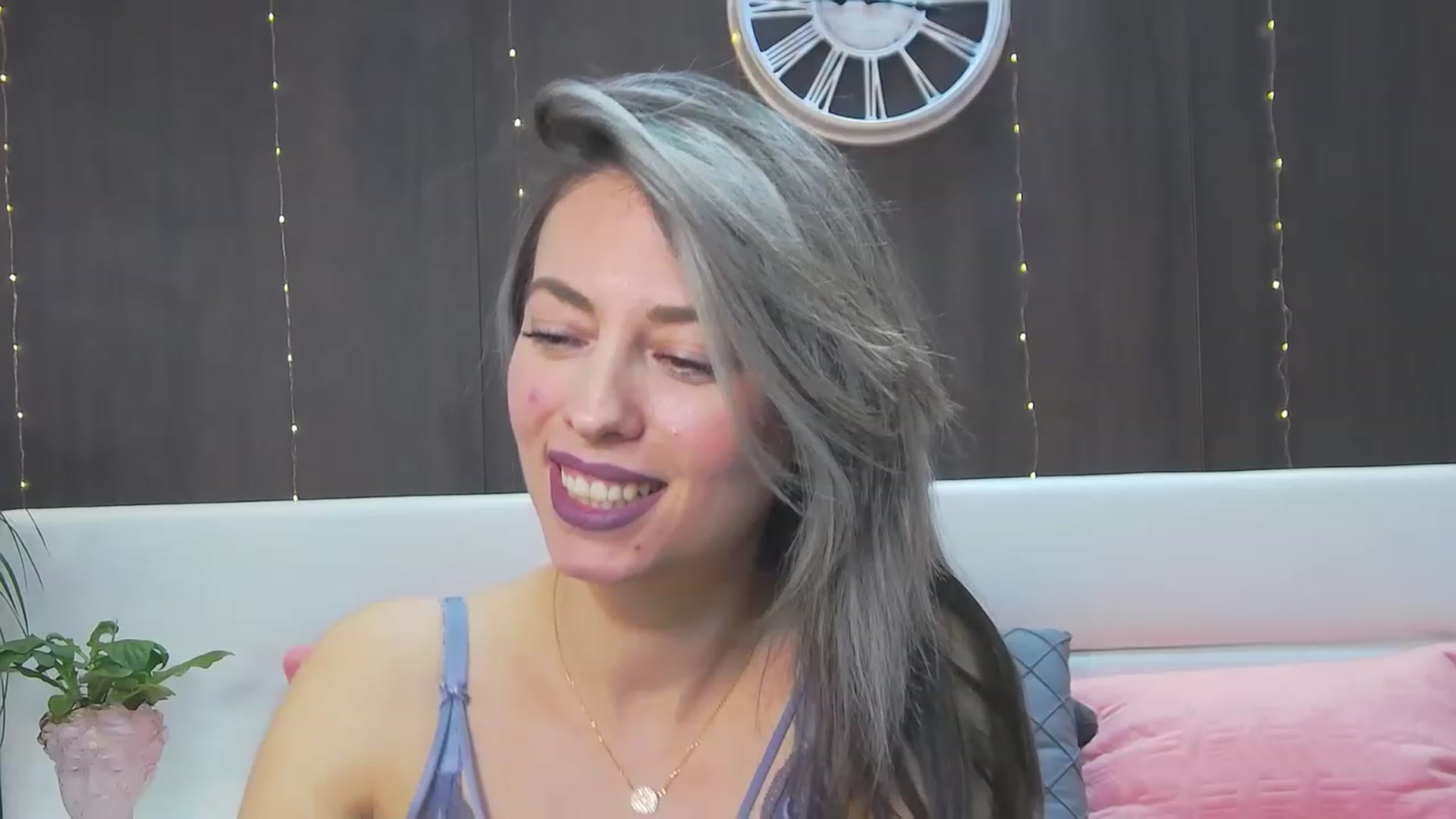 Gallery image thumbnail from PoxyVibe's myfreecams stream on, 02/27/2023, 20:28 image 18 of 20