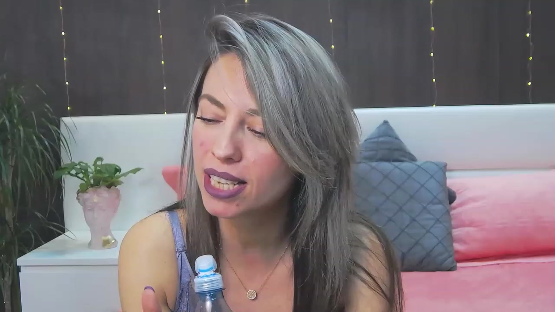 Gallery image thumbnail from PoxyVibe's myfreecams stream on, 02/27/2023, 20:28 image 12 of 20
