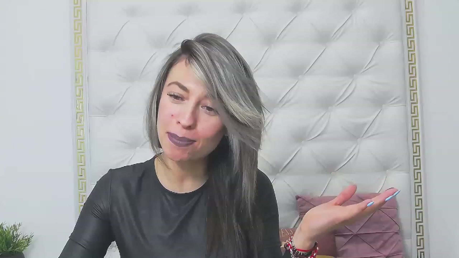 Gallery image thumbnail from PoxyVibe's myfreecams stream on, 03/09/2023, 15:36 image 12 of 20