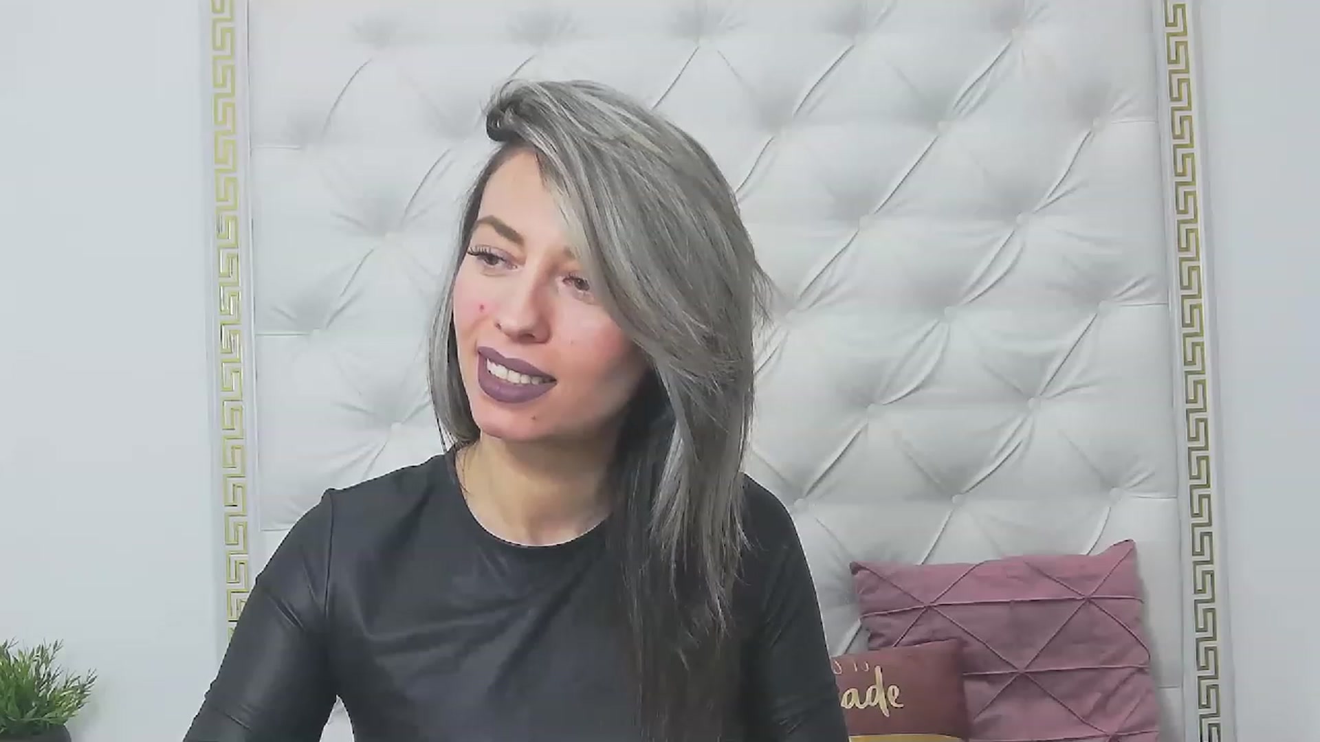 Gallery image thumbnail from PoxyVibe's myfreecams stream on, 03/09/2023, 15:36 image 9 of 20