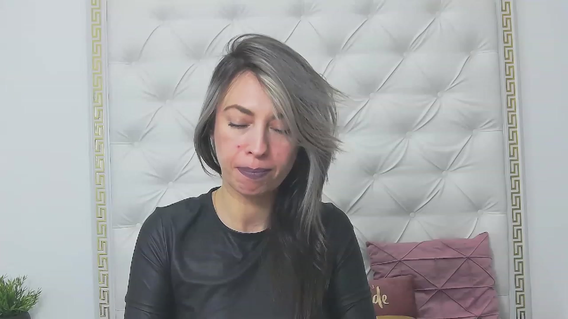 Gallery image thumbnail from PoxyVibe's myfreecams stream on, 03/09/2023, 15:36 image 5 of 20