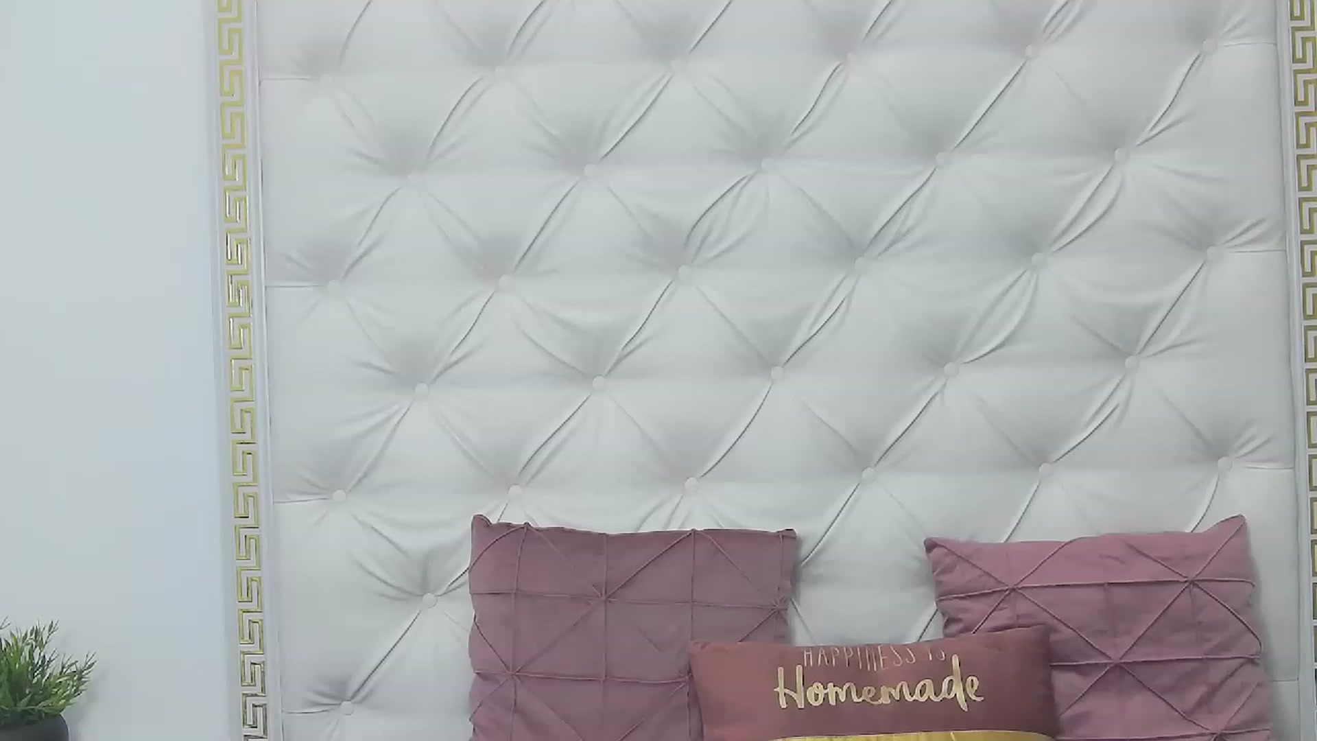Gallery image thumbnail from PoxyVibe's myfreecams stream on, 03/09/2023, 16:23 image 16 of 20