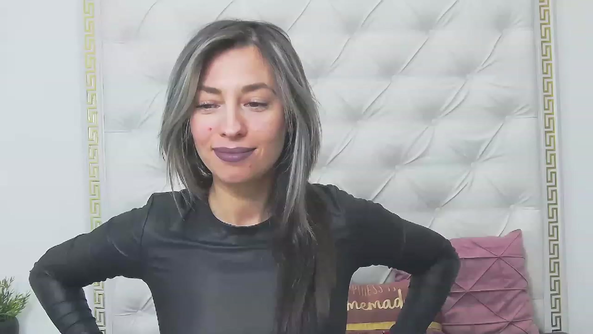 Gallery image thumbnail from PoxyVibe's myfreecams stream on, 03/09/2023, 16:23 image 7 of 20