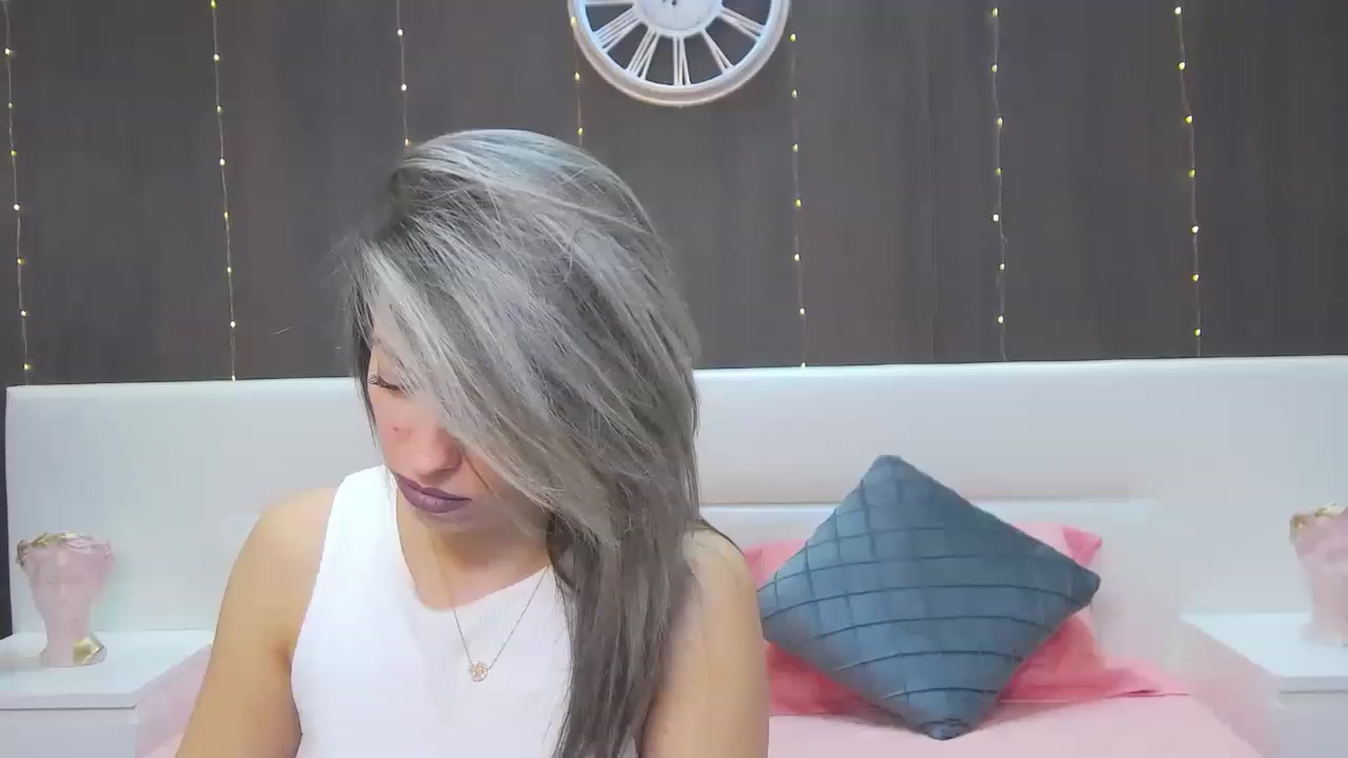Gallery image thumbnail from PoxyVibe's myfreecams stream on, 03/10/2023, 16:35 image 11 of 20