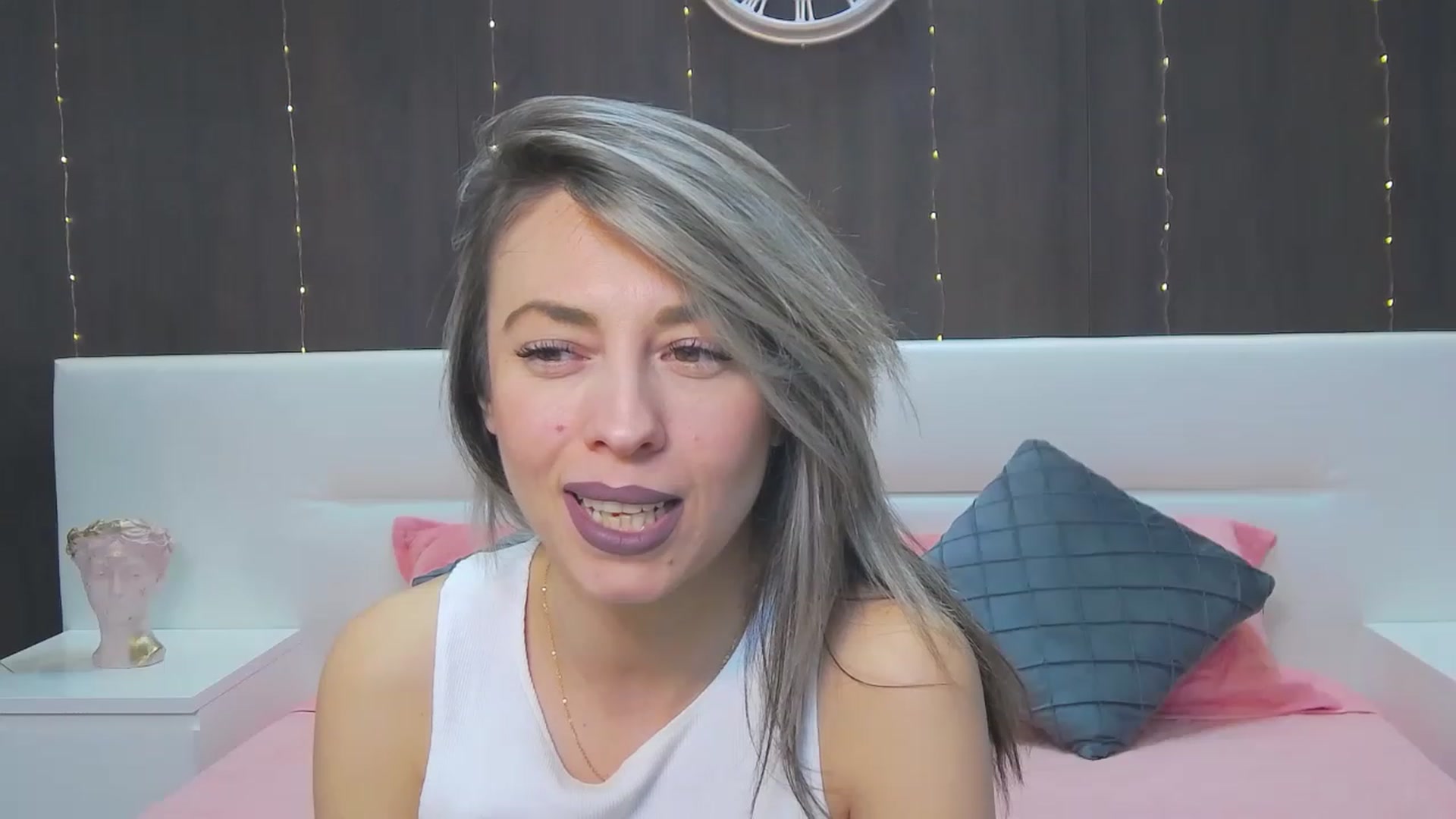 Gallery image thumbnail from PoxyVibe's myfreecams stream on, 03/10/2023, 16:35 image 4 of 20