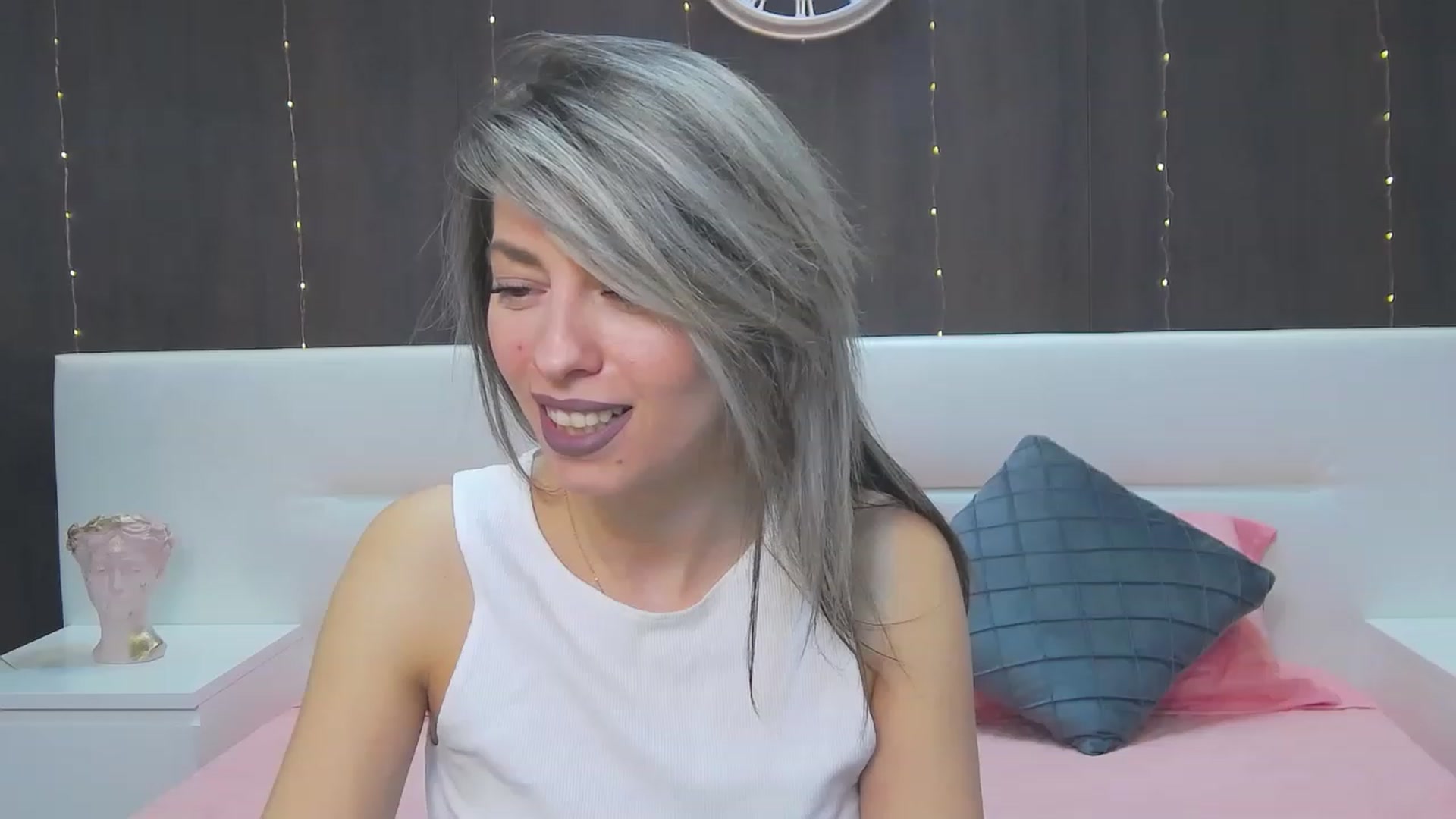 Gallery image thumbnail from PoxyVibe's myfreecams stream on, 03/10/2023, 16:35 image 3 of 20