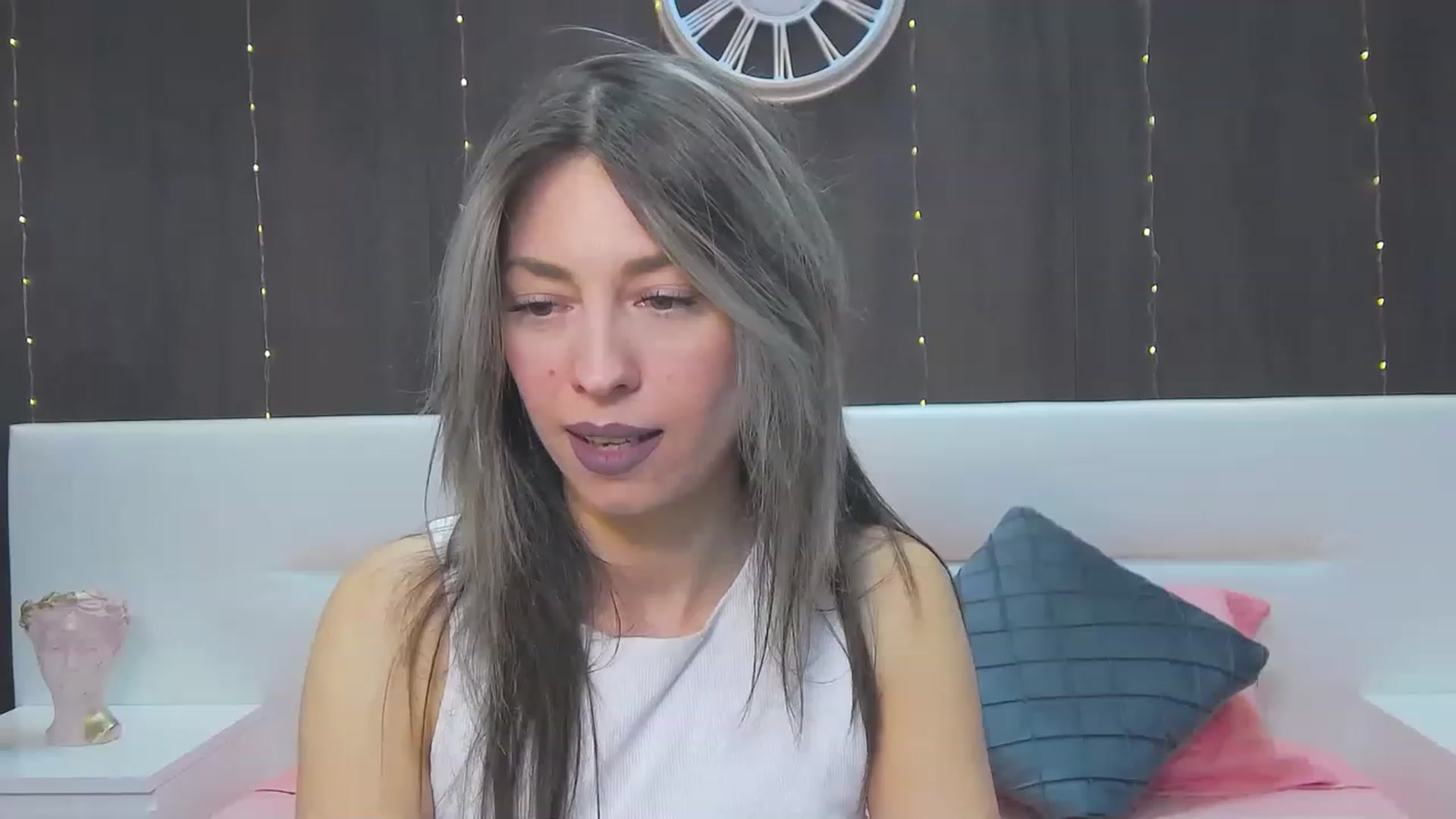 Gallery image thumbnail from PoxyVibe's myfreecams stream on, 03/10/2023, 16:35 image 1 of 20