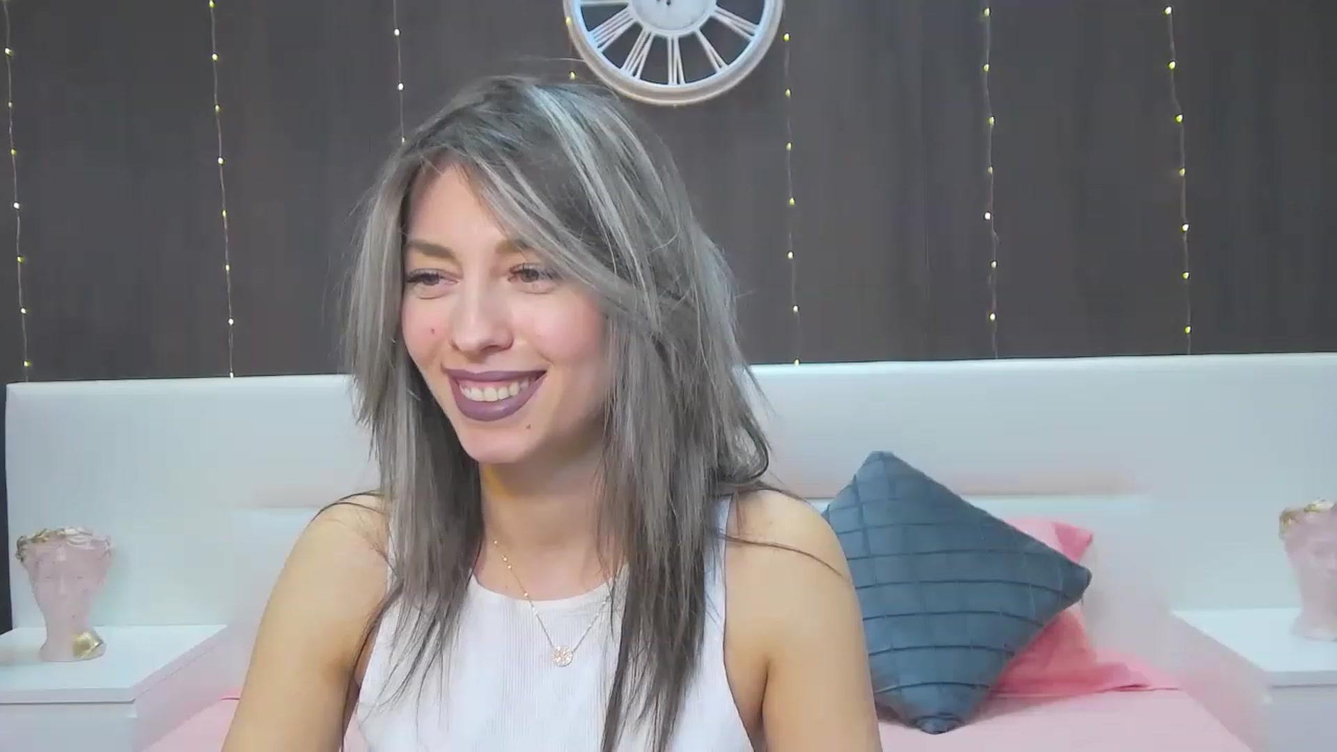 Gallery image thumbnail from PoxyVibe's myfreecams stream on, 03/10/2023, 16:35 image 10 of 20
