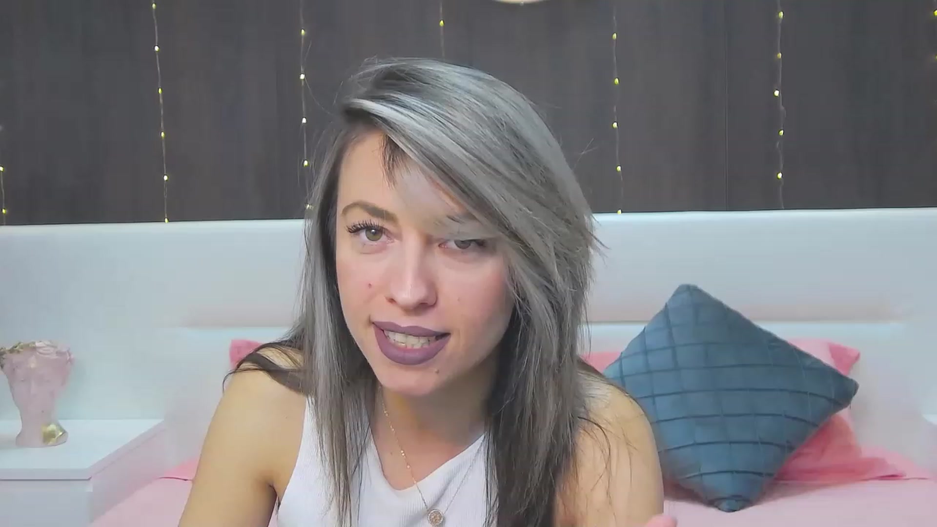 Gallery image thumbnail from PoxyVibe's myfreecams stream on, 03/10/2023, 16:35 image 7 of 20