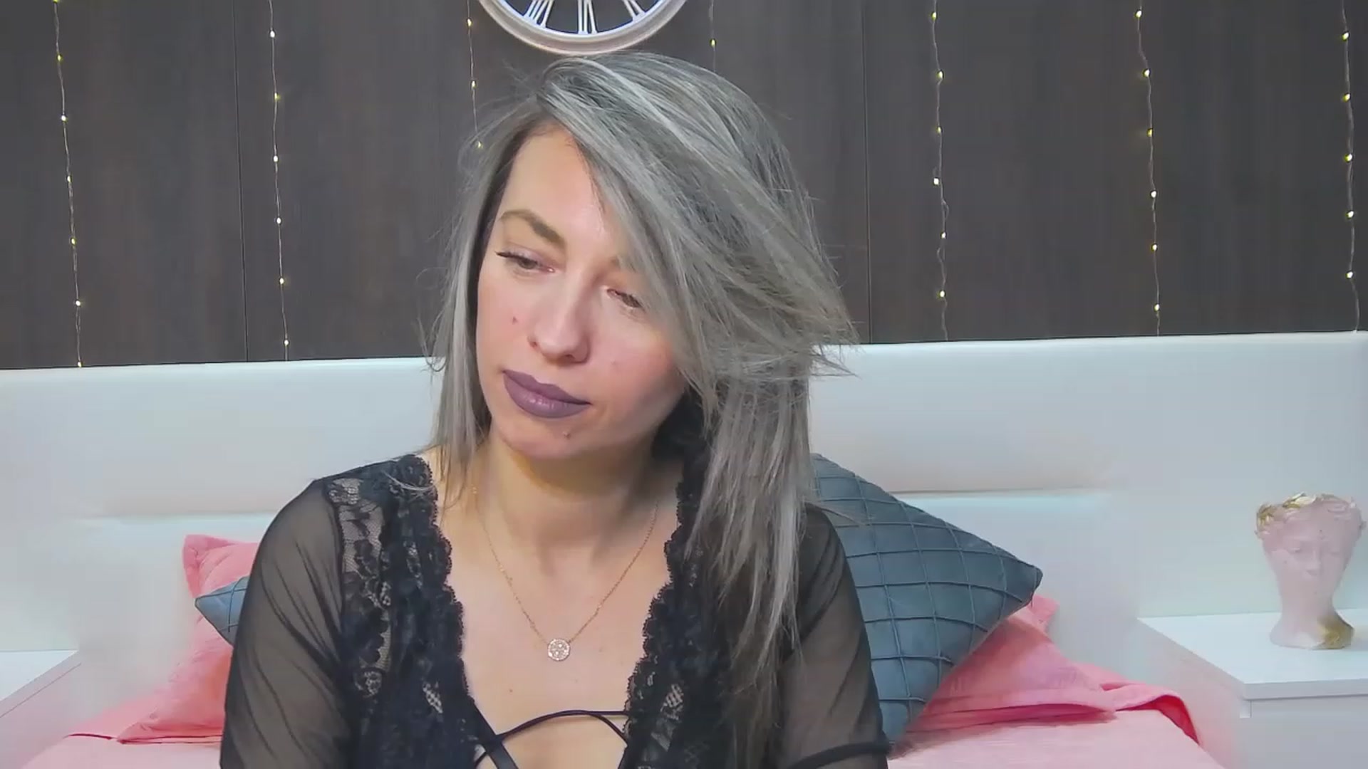Gallery image thumbnail from PoxyVibe's myfreecams stream on, 03/10/2023, 19:14 image 16 of 20