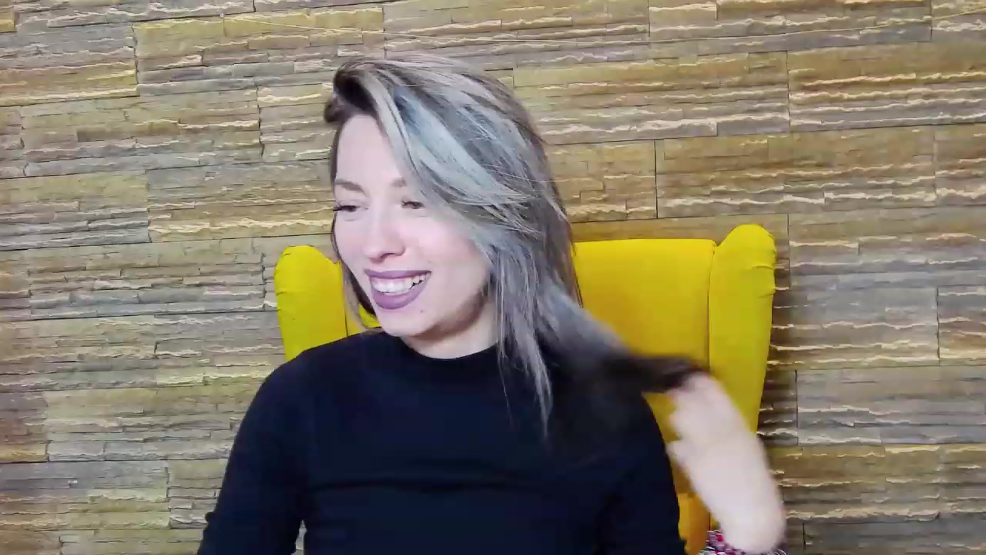 Gallery image thumbnail from PoxyVibe's myfreecams stream on, 03/13/2023, 16:00 image 9 of 20