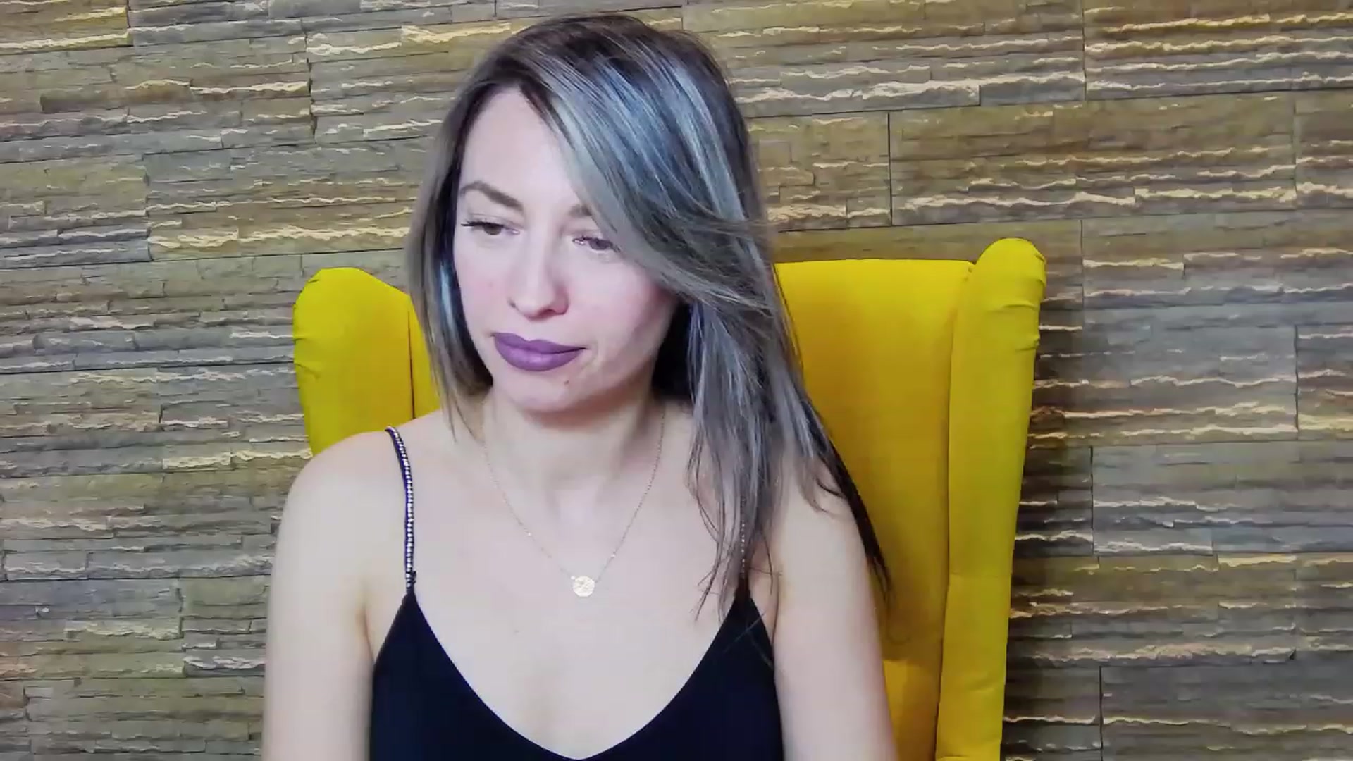 Gallery image thumbnail from PoxyVibe's myfreecams stream on, 03/13/2023, 19:13 image 19 of 20