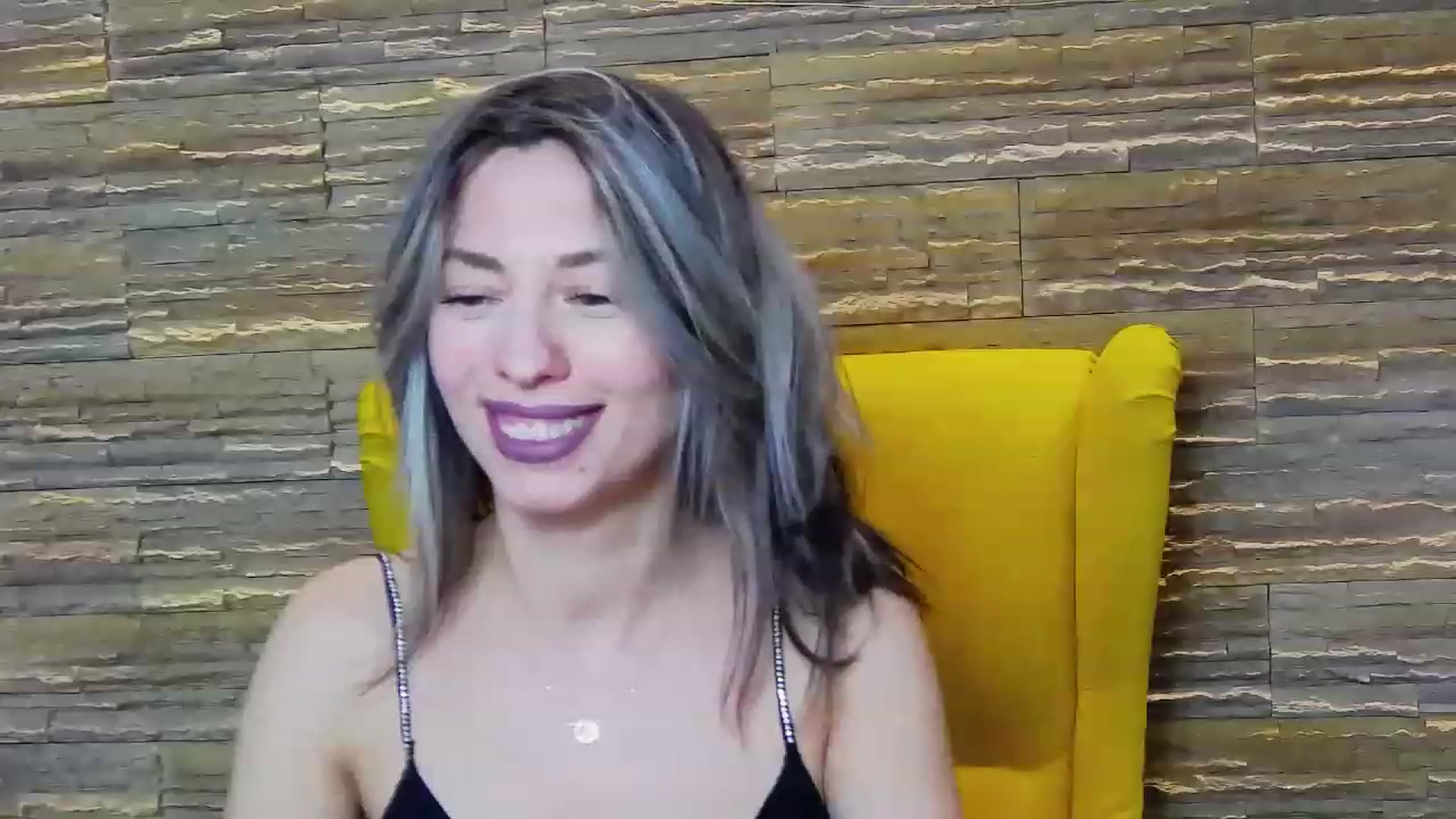 Gallery image thumbnail from PoxyVibe's myfreecams stream on, 03/13/2023, 19:13 image 11 of 20