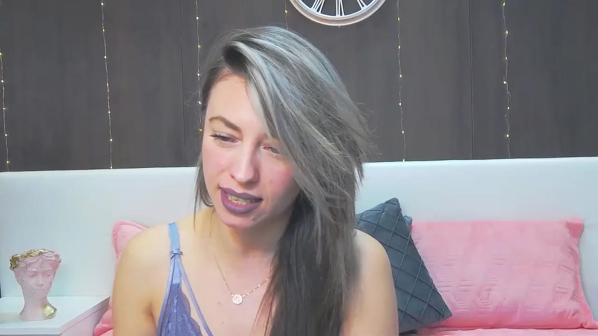 Gallery image thumbnail from PoxyVibe's myfreecams stream on, 03/14/2023, 15:58 image 14 of 20