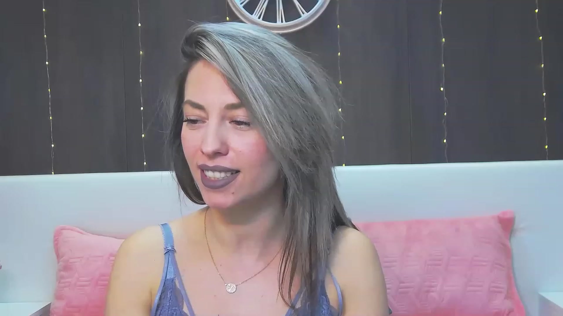 Gallery image thumbnail from PoxyVibe's myfreecams stream on, 03/14/2023, 15:58 image 9 of 20