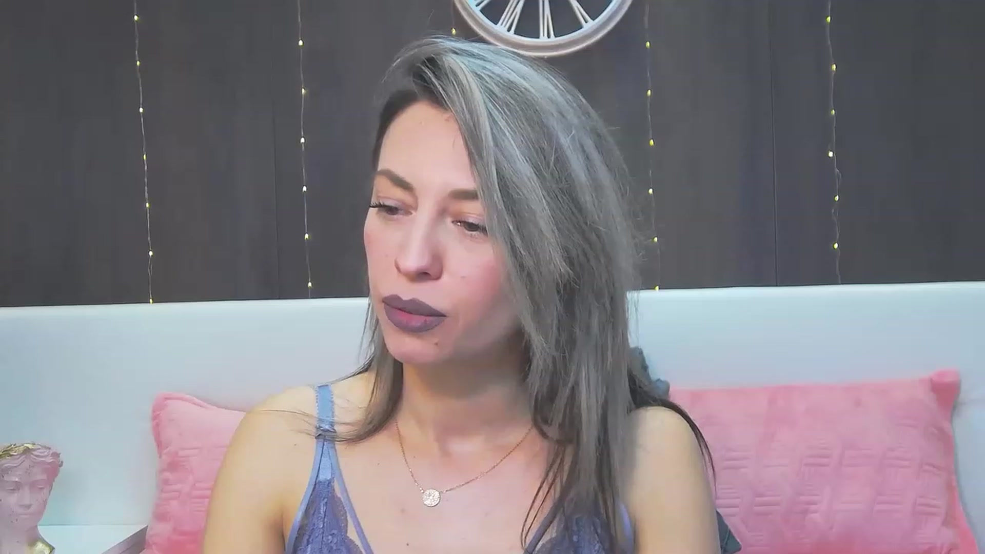Gallery image thumbnail from PoxyVibe's myfreecams stream on, 03/14/2023, 15:58 image 7 of 20