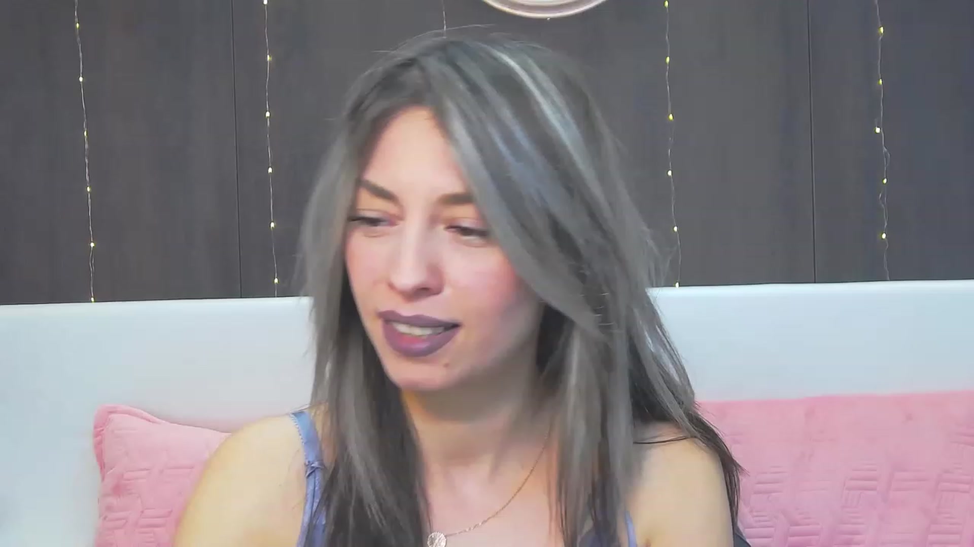 Gallery image thumbnail from PoxyVibe's myfreecams stream on, 03/14/2023, 15:58 image 2 of 20