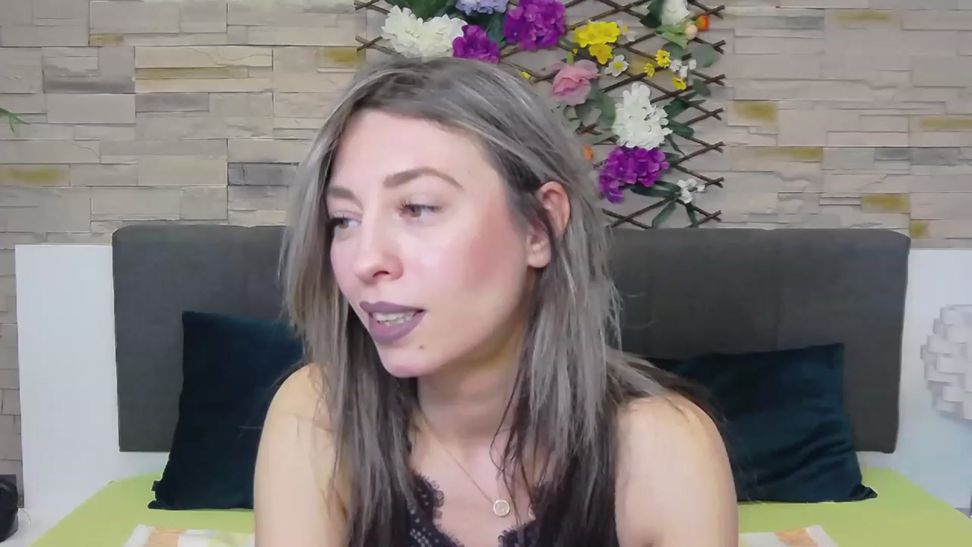 Gallery image thumbnail from PoxyVibe's myfreecams stream on, 03/16/2023, 16:34 image 10 of 20