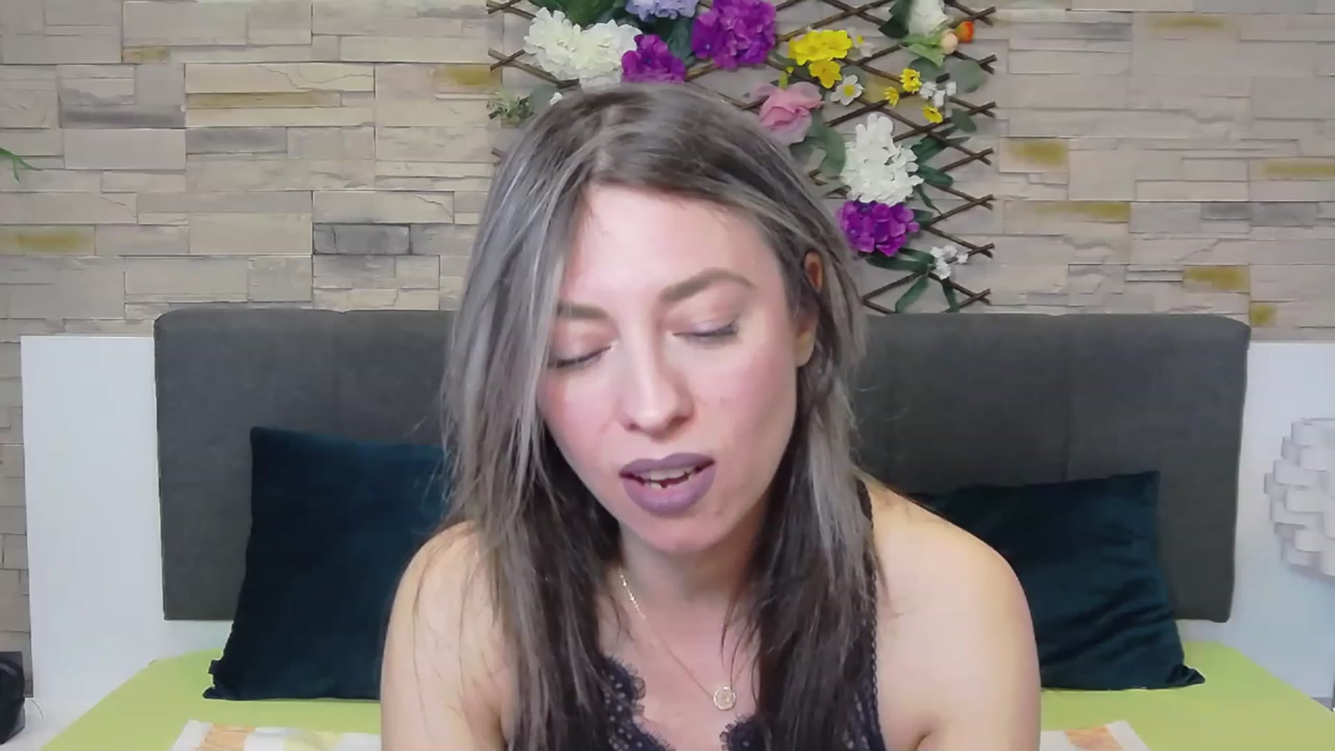 Gallery image thumbnail from PoxyVibe's myfreecams stream on, 03/16/2023, 16:34 image 11 of 20
