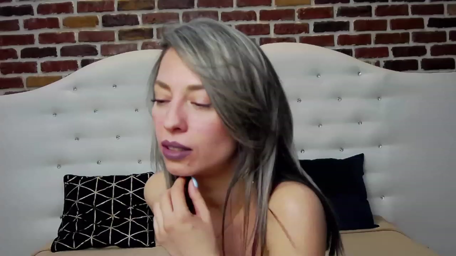 Gallery image thumbnail from PoxyVibe's myfreecams stream on, 03/22/2023, 14:27 image 6 of 20
