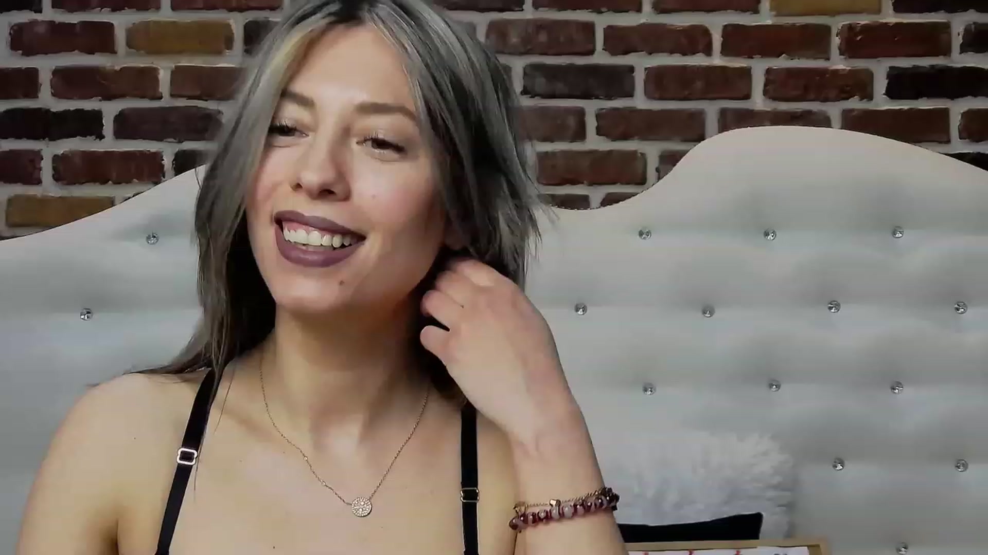 Gallery image thumbnail from PoxyVibe's myfreecams stream on, 03/23/2023, 18:37 image 4 of 20
