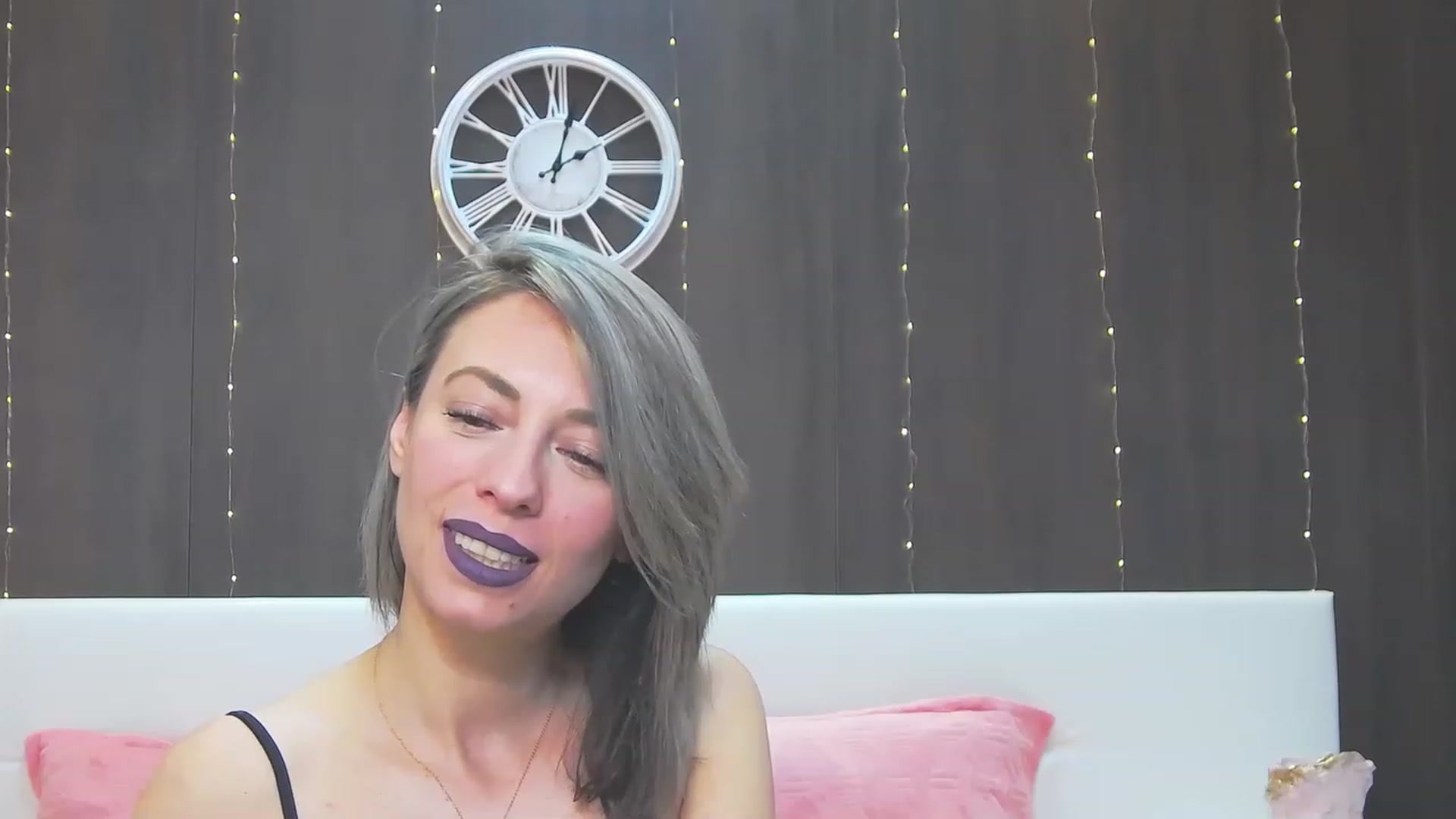 Gallery image thumbnail from PoxyVibe's myfreecams stream on, 03/27/2023, 15:14 image 20 of 20