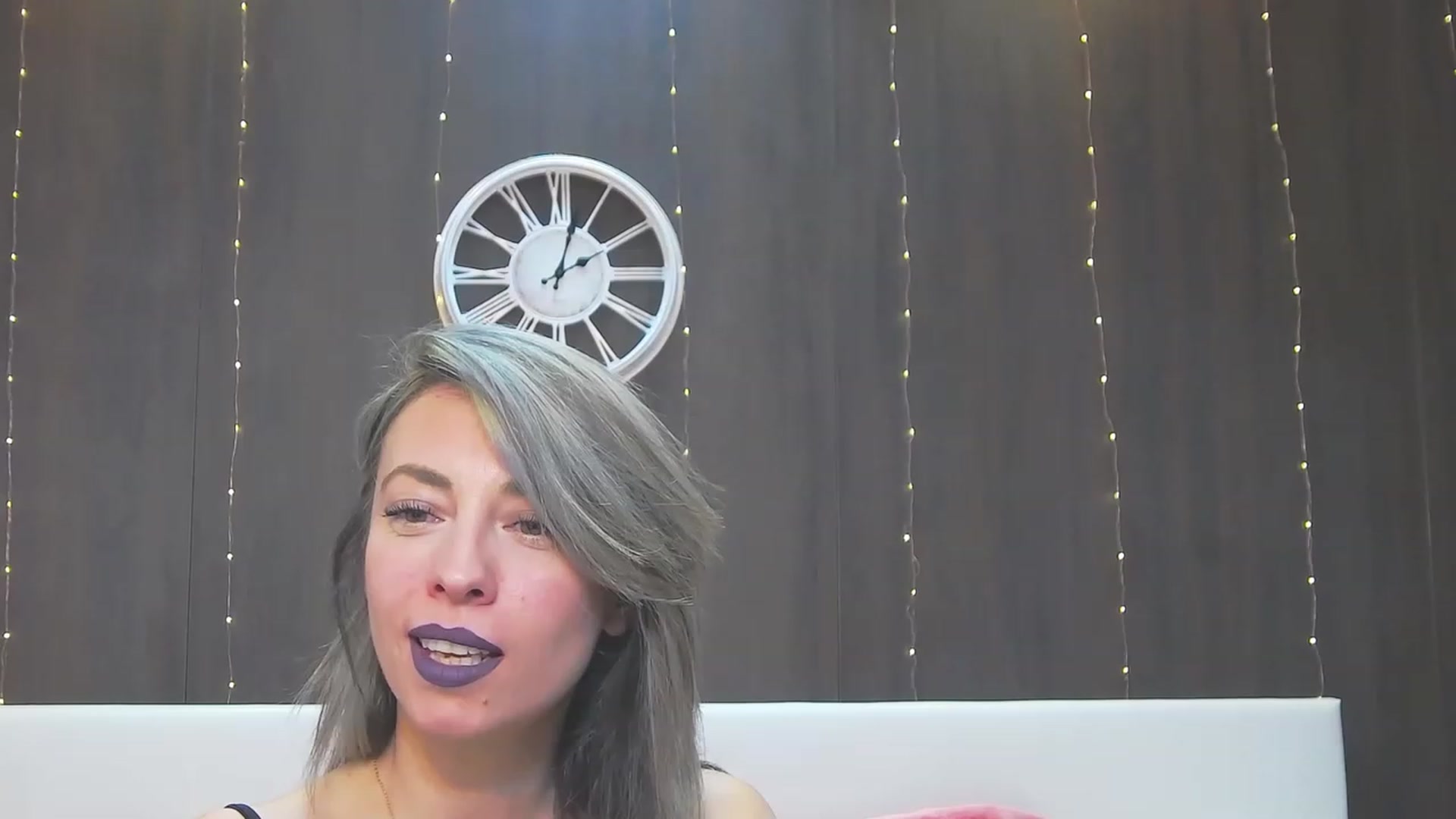 Gallery image thumbnail from PoxyVibe's myfreecams stream on, 03/27/2023, 15:14 image 17 of 20