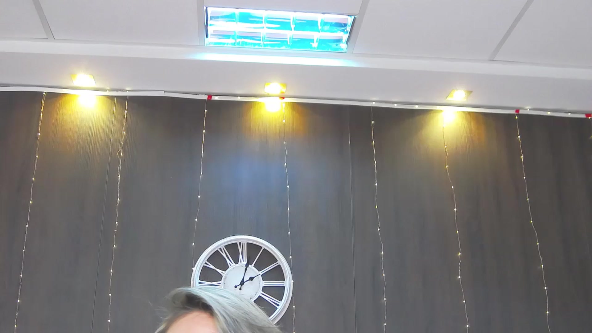 Gallery image thumbnail from PoxyVibe's myfreecams stream on, 03/27/2023, 15:14 image 14 of 20