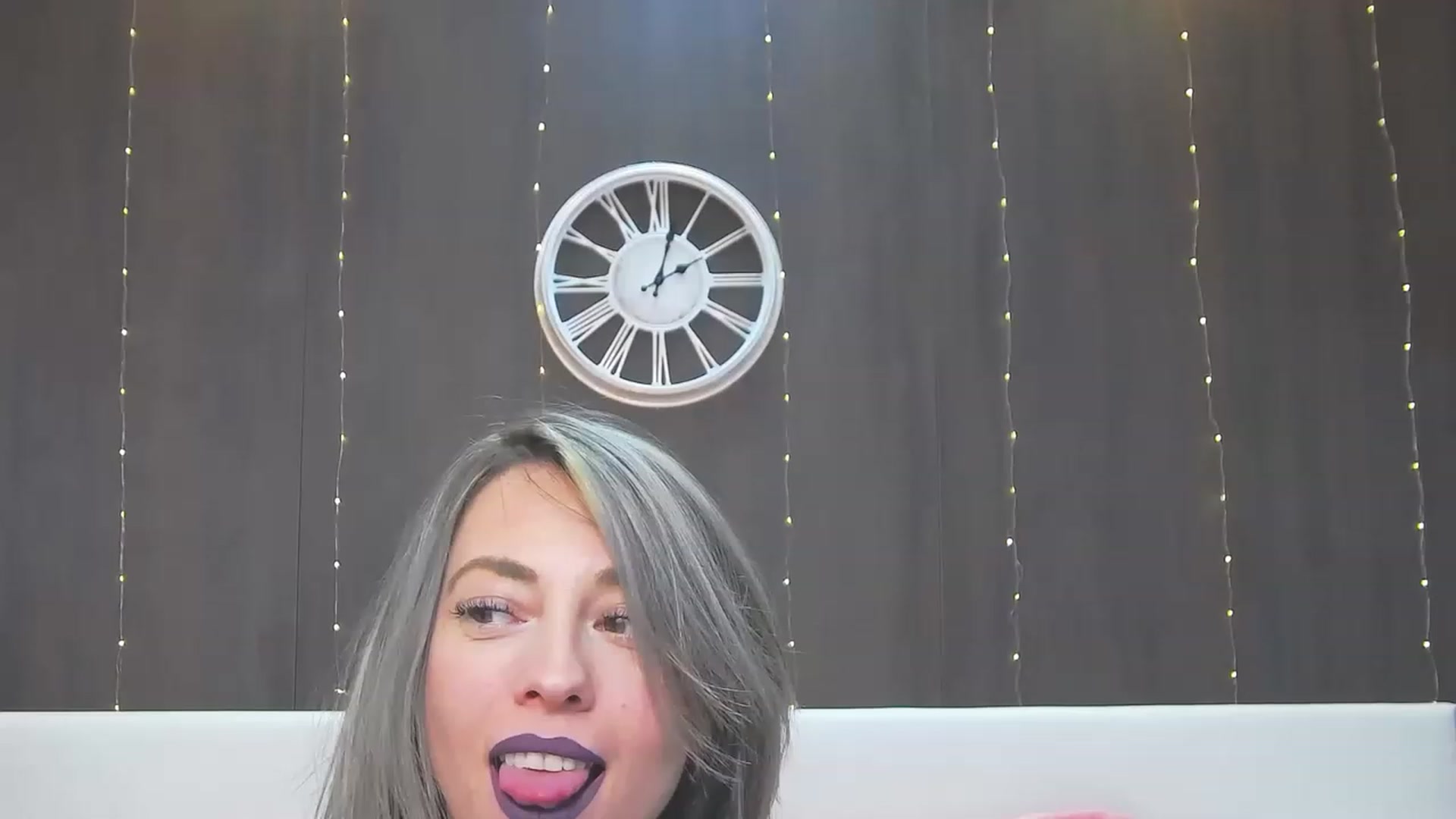 Gallery image thumbnail from PoxyVibe's myfreecams stream on, 03/27/2023, 15:14 image 8 of 20