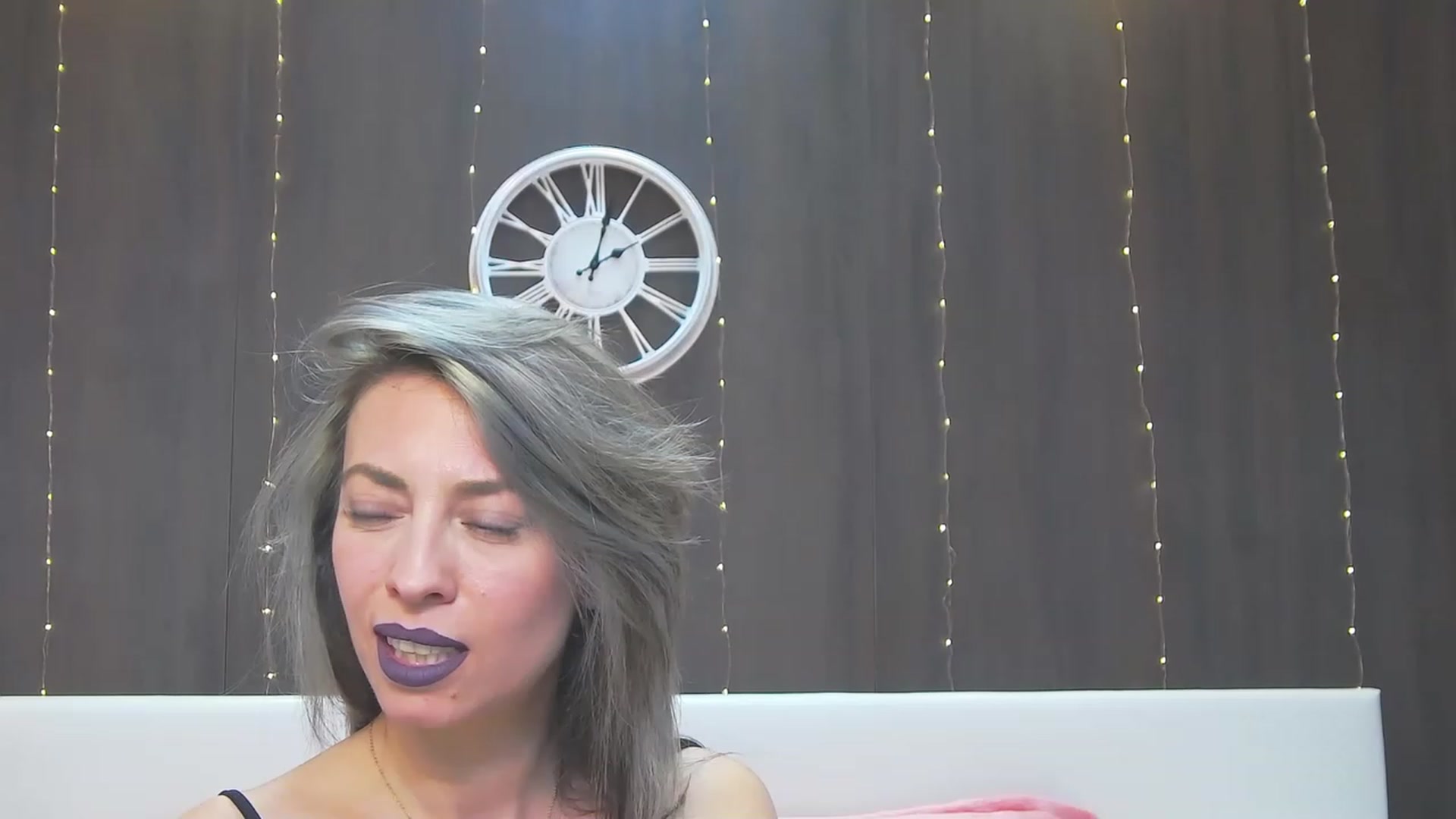 Gallery image thumbnail from PoxyVibe's myfreecams stream on, 03/27/2023, 15:14 image 15 of 20