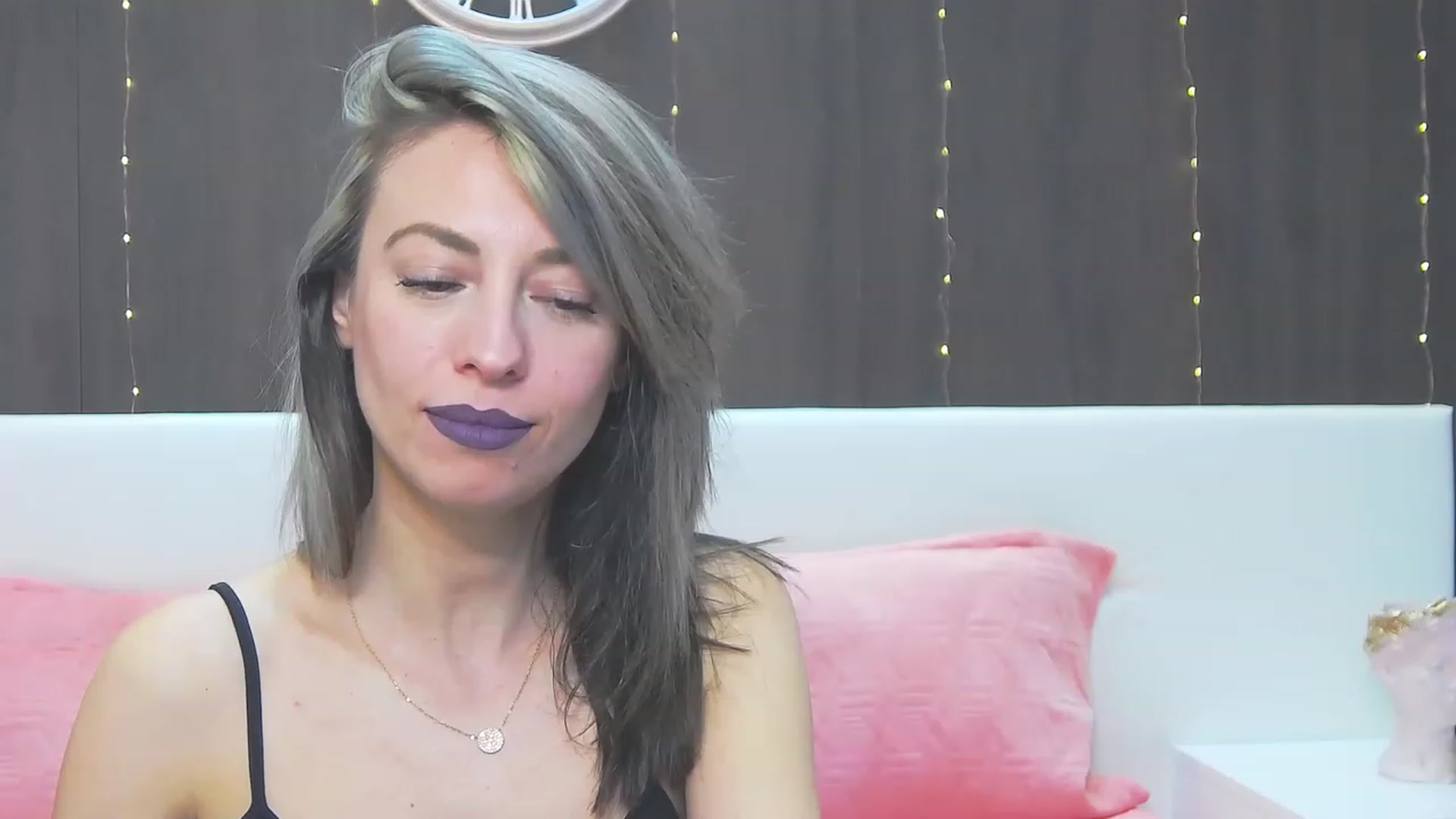 Gallery image thumbnail from PoxyVibe's myfreecams stream on, 03/27/2023, 16:13 image 9 of 20