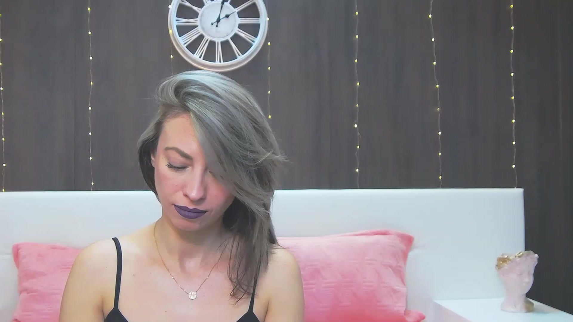 Gallery image thumbnail from PoxyVibe's myfreecams stream on, 03/27/2023, 16:13 image 4 of 20