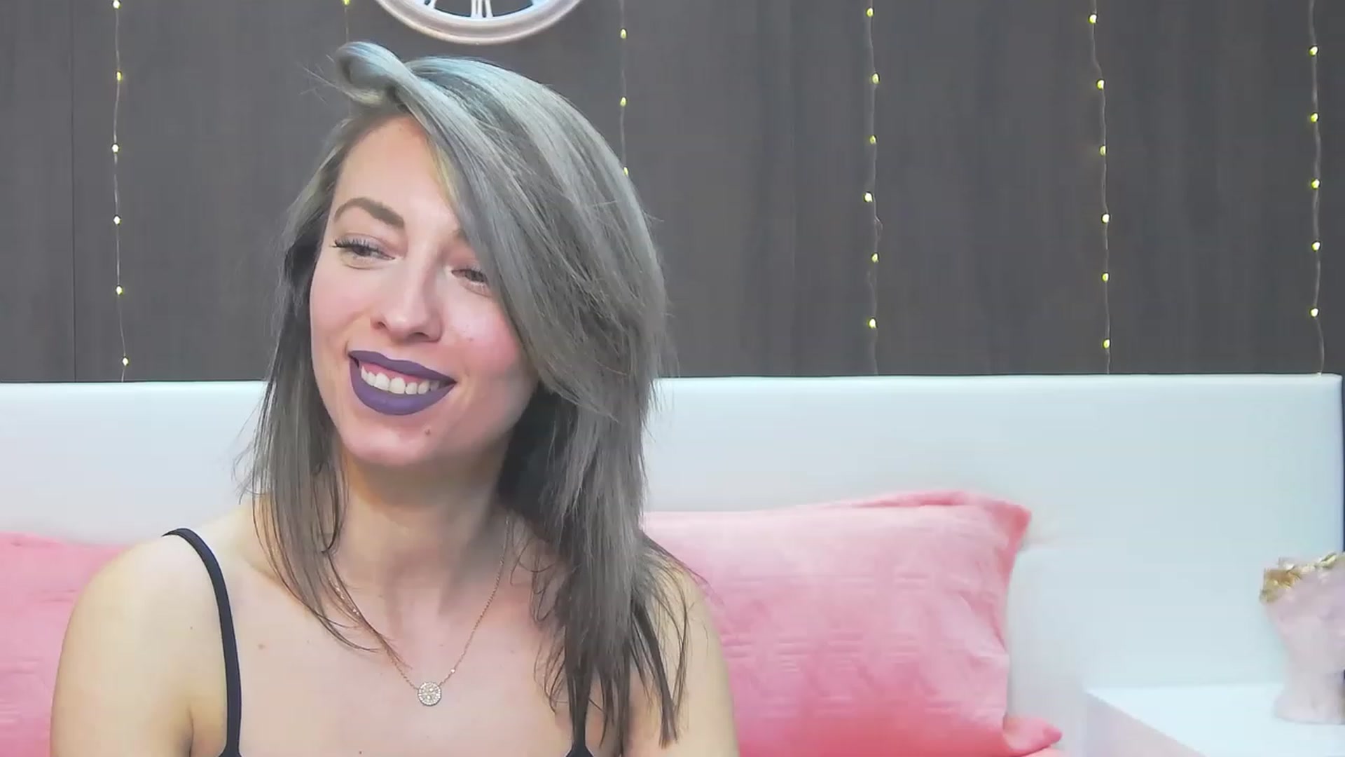 Gallery image thumbnail from PoxyVibe's myfreecams stream on, 03/27/2023, 16:13 image 10 of 20