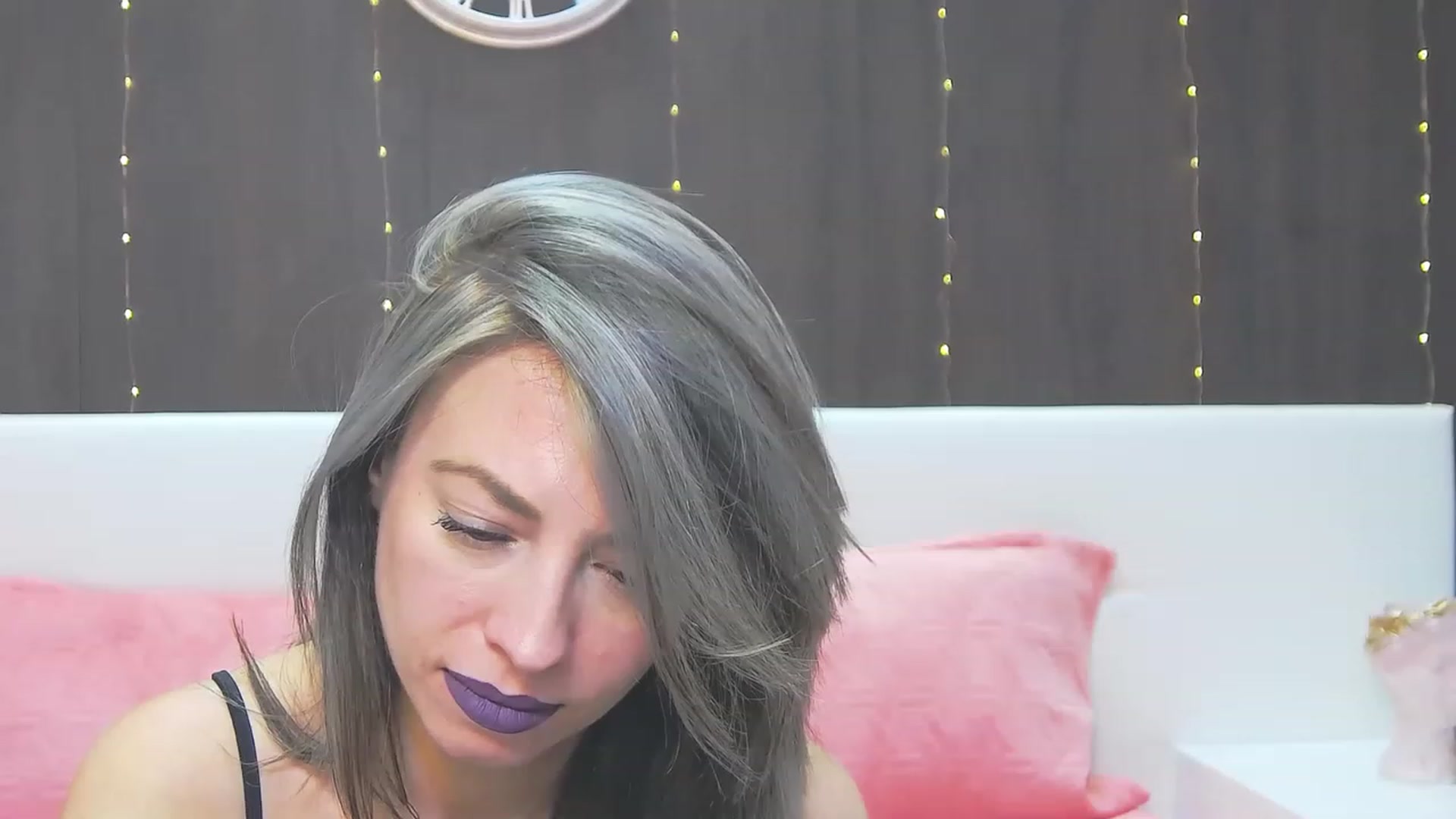 Gallery image thumbnail from PoxyVibe's myfreecams stream on, 03/27/2023, 16:13 image 7 of 20