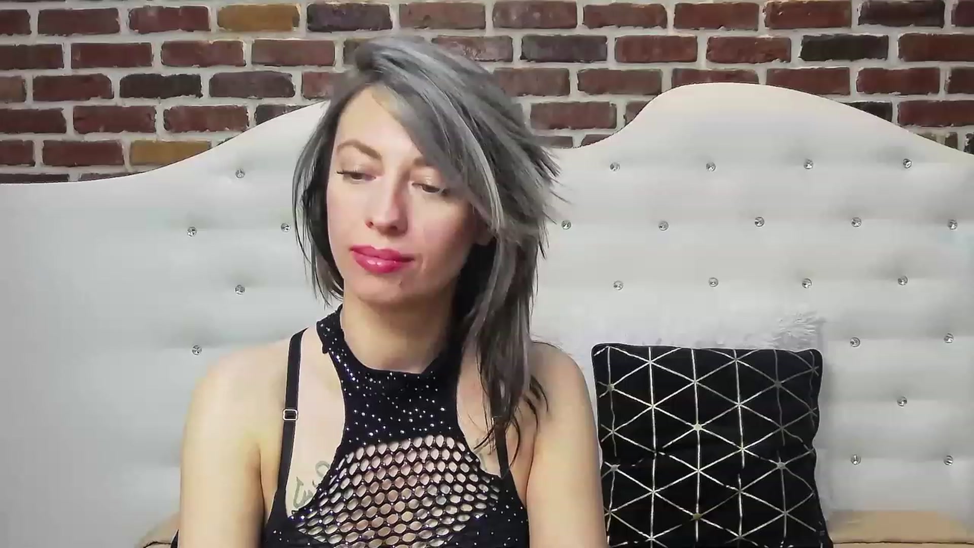 Gallery image thumbnail from PoxyVibe's myfreecams stream on, 03/28/2023, 19:32 image 10 of 20
