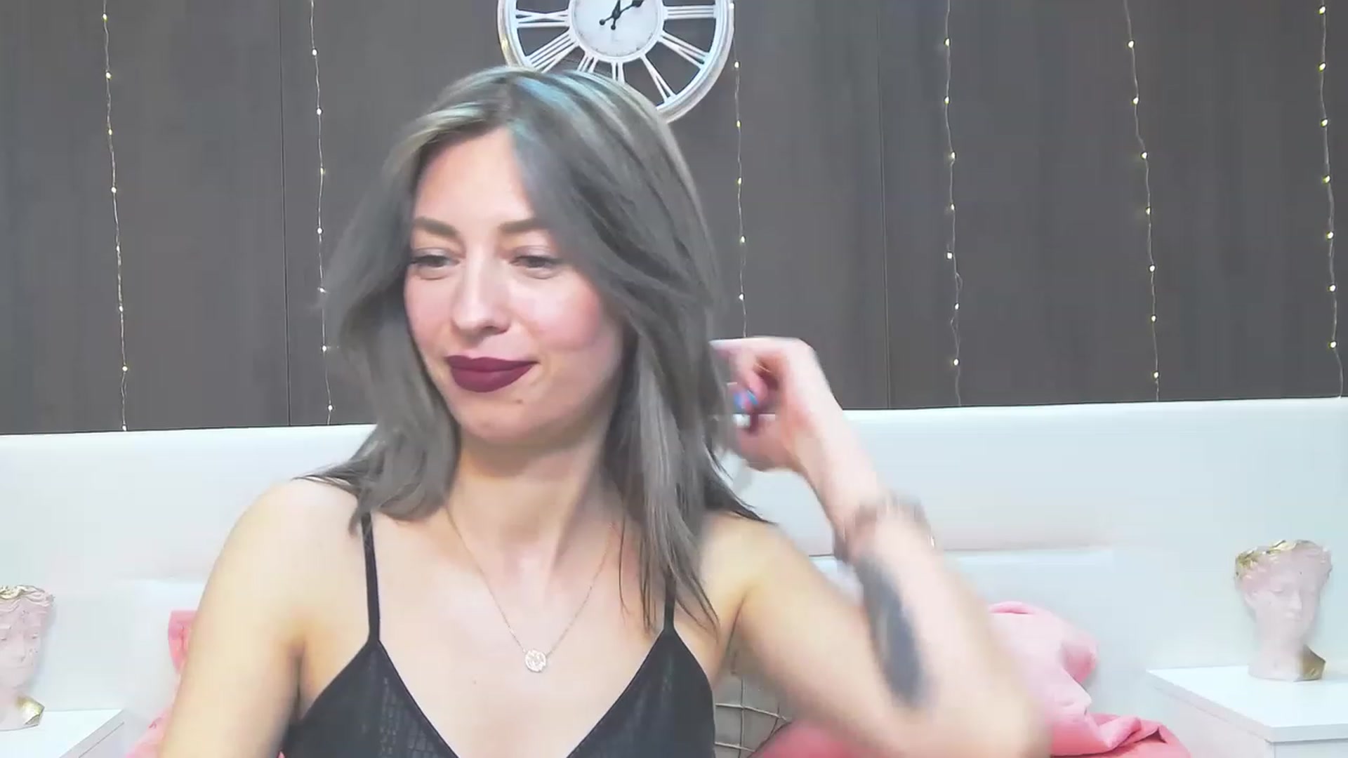 Gallery image thumbnail from PoxyVibe's myfreecams stream on, 03/30/2023, 19:39 image 5 of 20